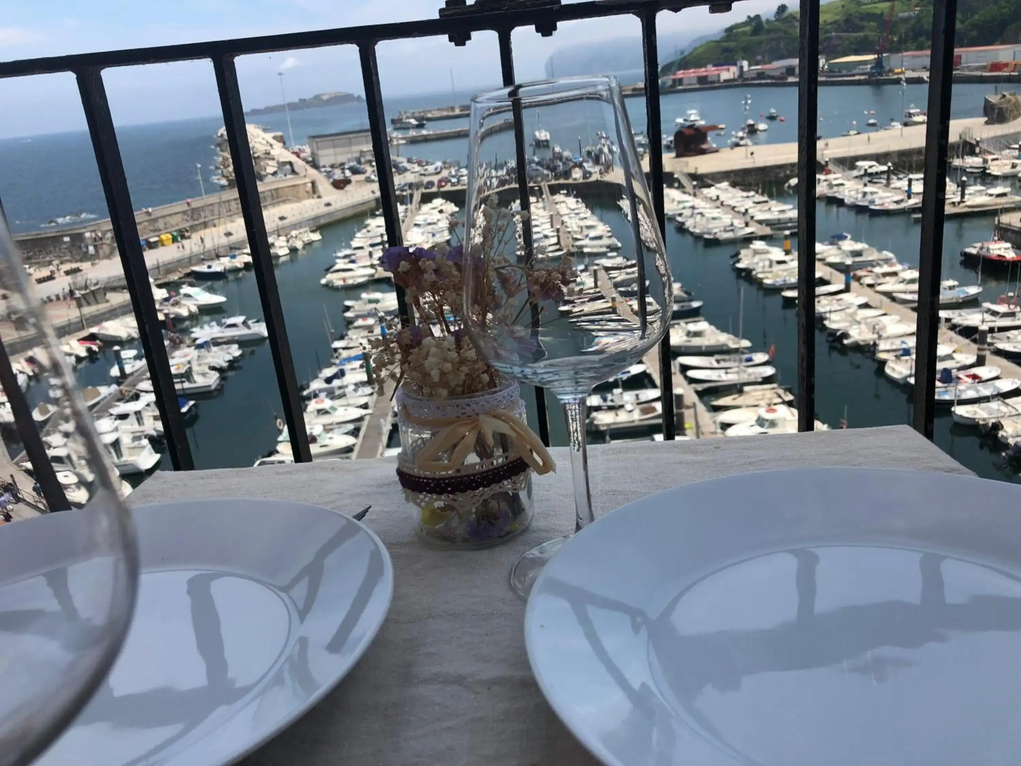 Torrontero con vistas al mar