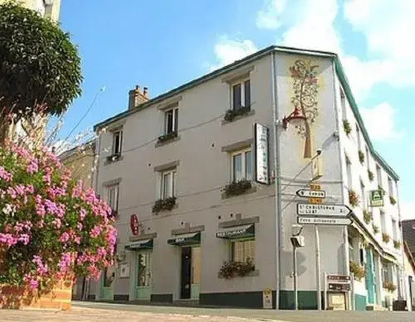 Logis Hotel Restaurant Croix Verte