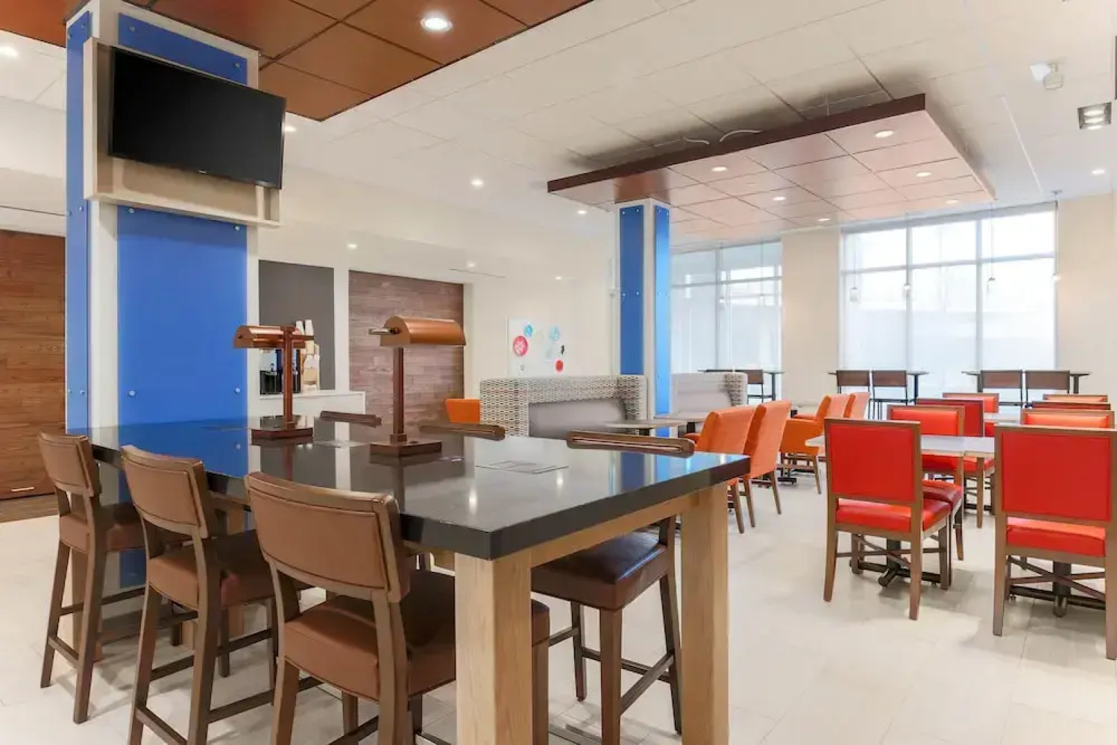 Holiday Inn Express & Suites Chicago O'Hare Airport