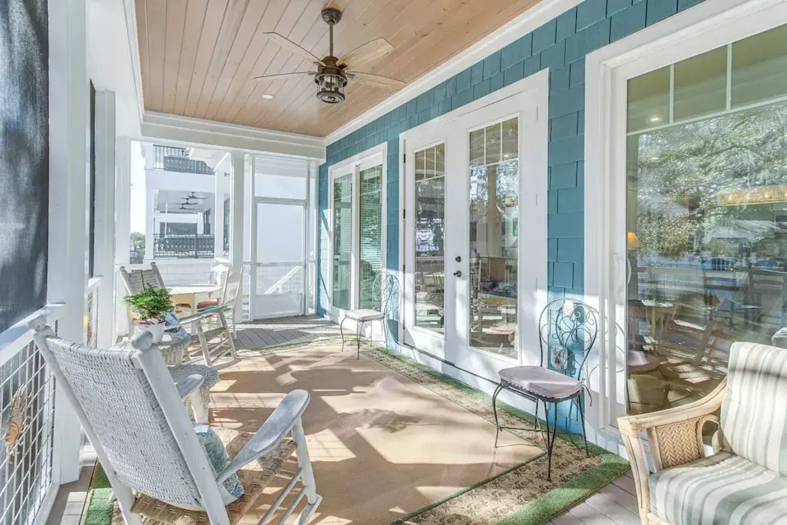 Walk to Public Beach: Hideaway in St Simons Island