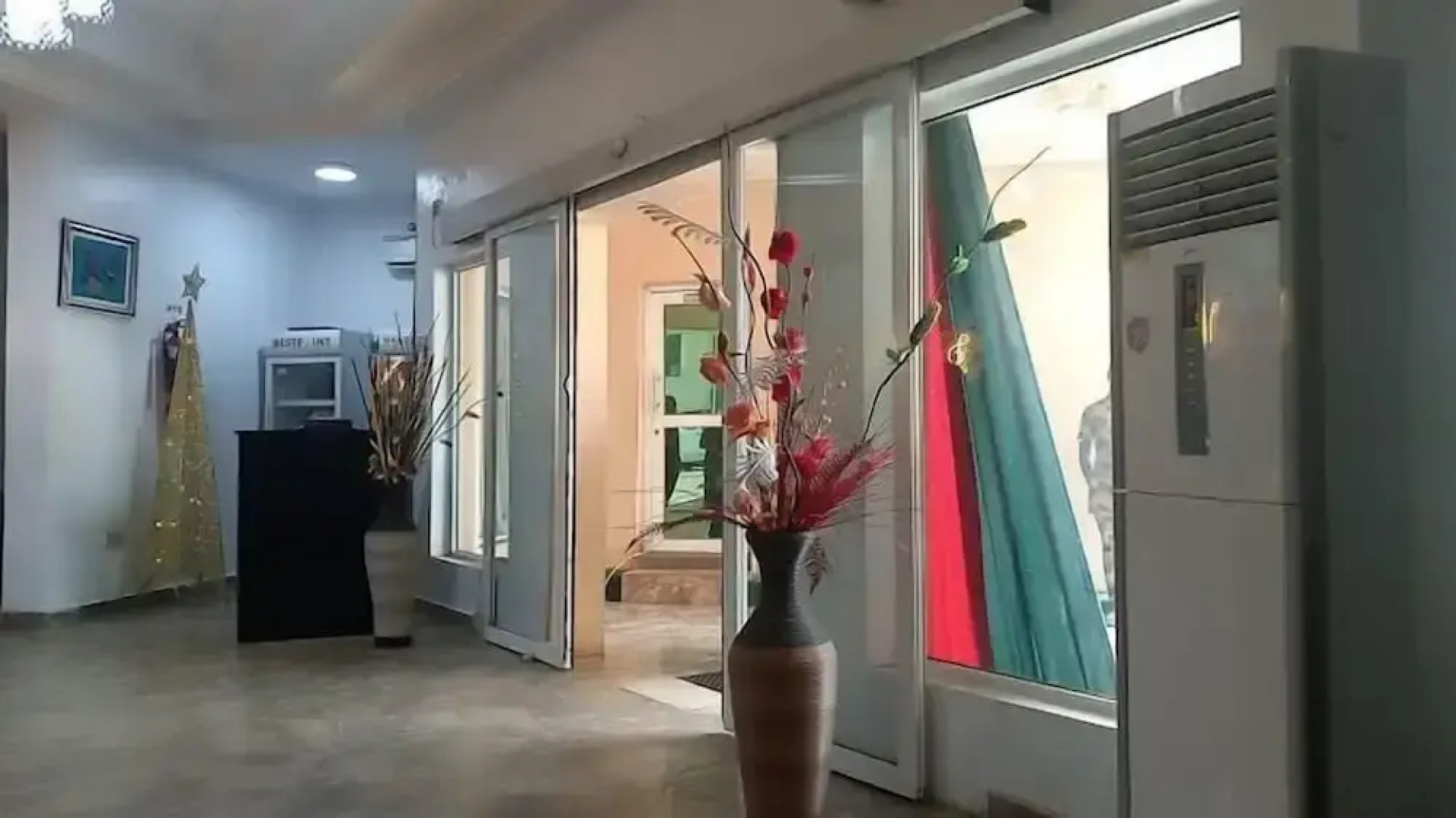 Rolak Hotel and Suites