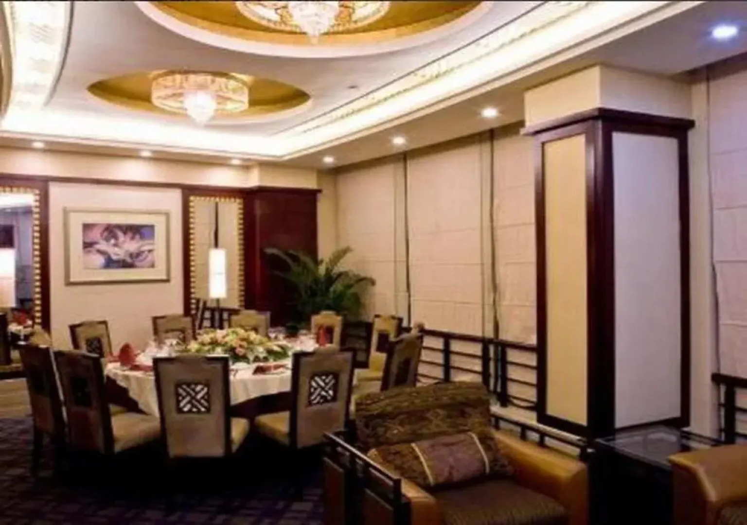 Hongyi Hotel Wuhan University