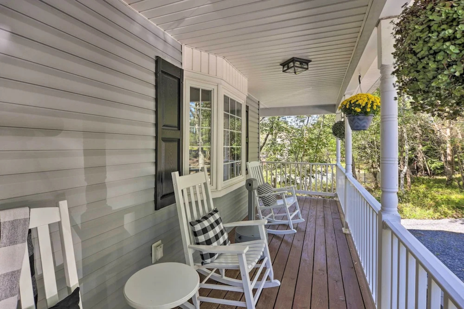 Poconos Escape w/ Hot Tub & Fire Pit