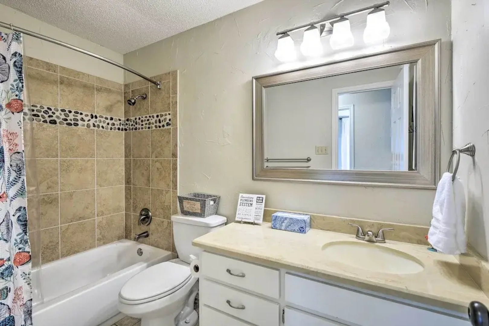 Granbury Home w/ Lake Granbury Access + Dock!