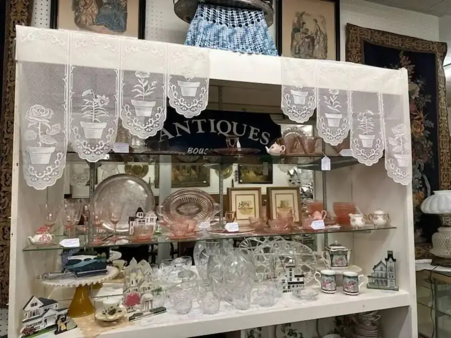 Mathis House, A Victorian Bed & Breakfast and Tea Room at 600 Main