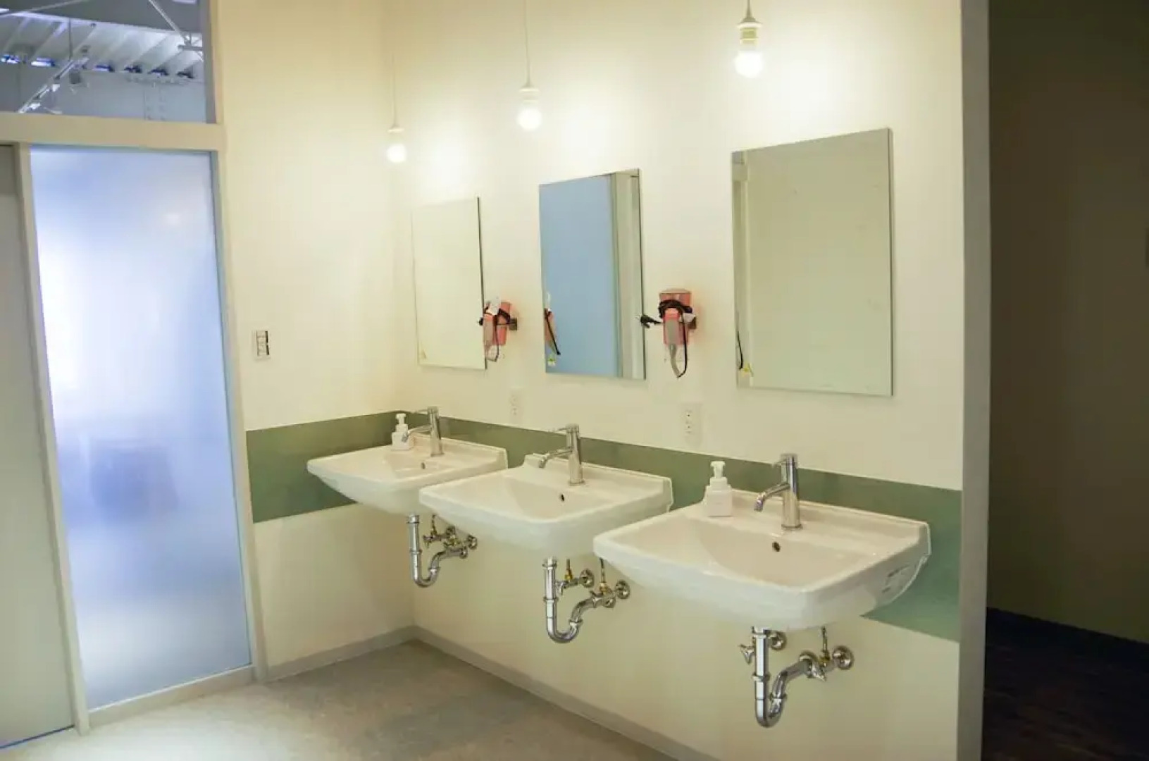 Travelers' house ROOTs - Hostel