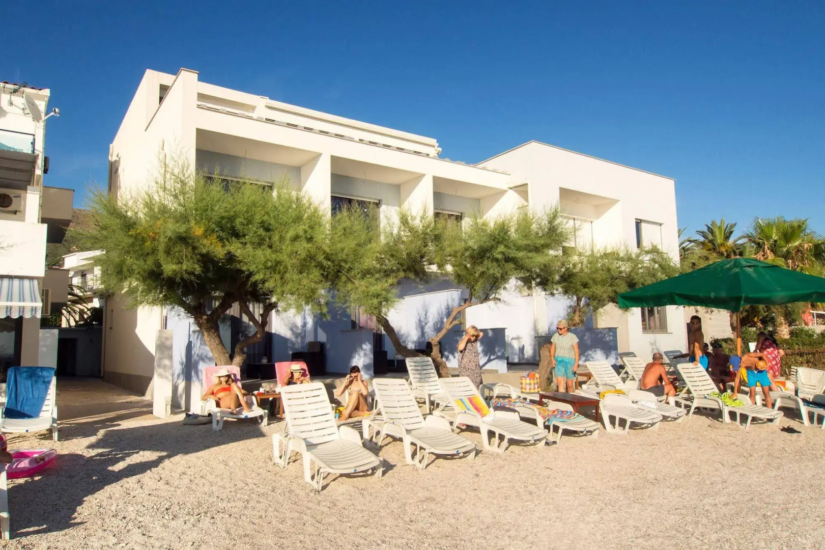 Beachfront Villa Mediteran