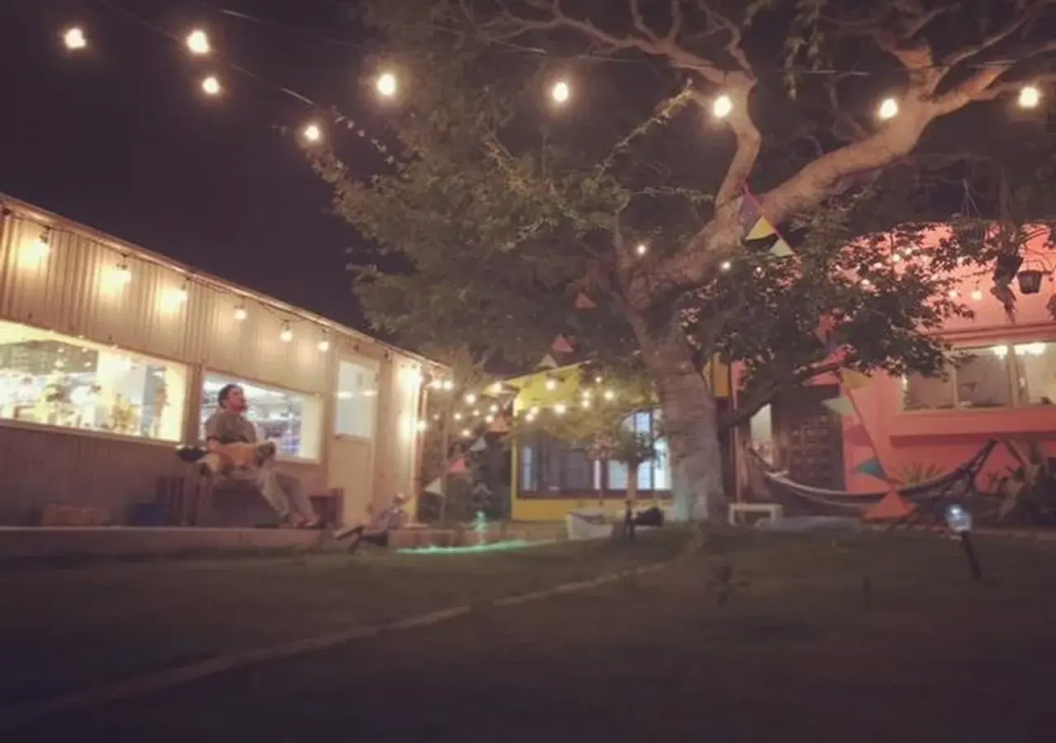 Cafe and Guest House Kaede