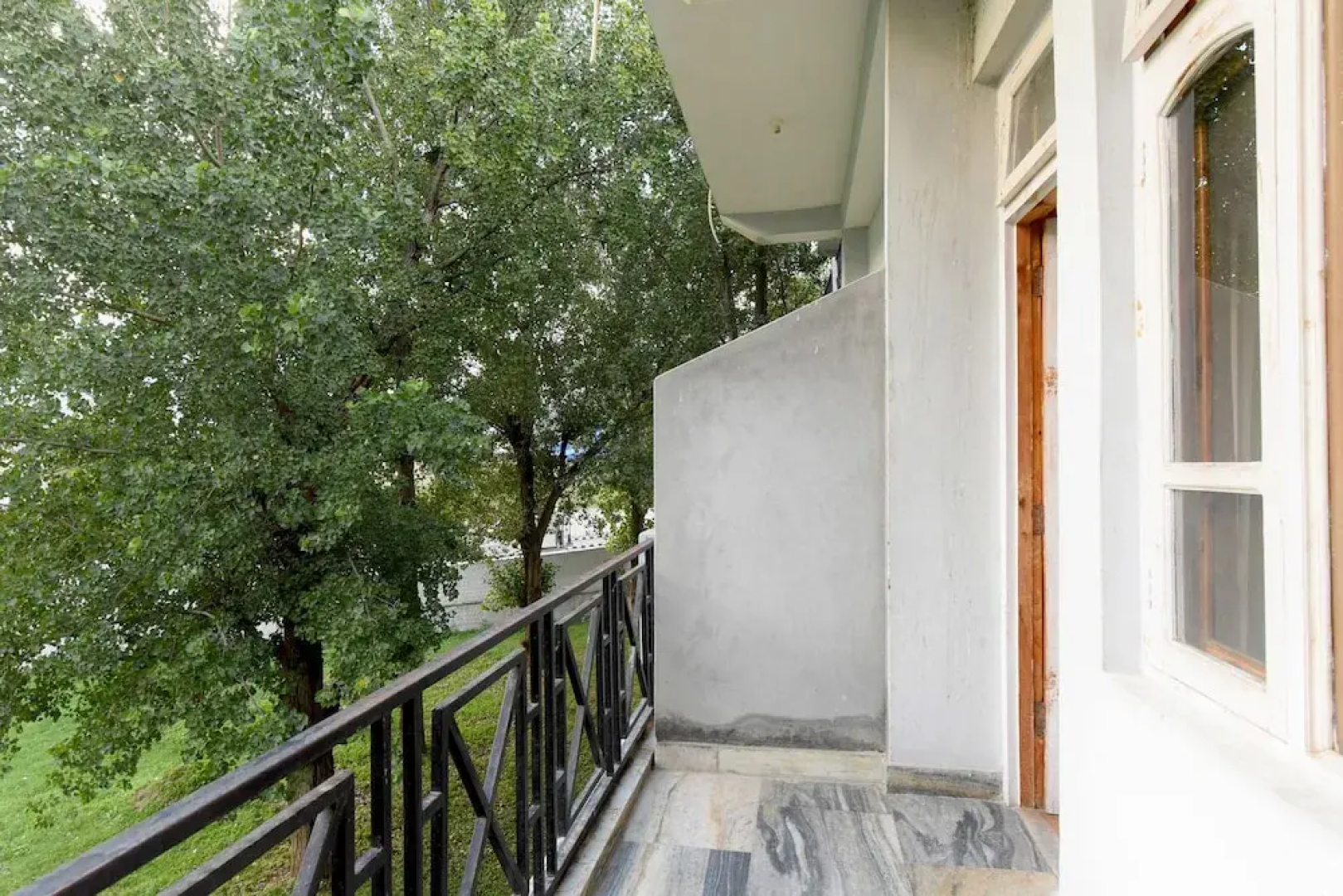OYO 18674 Airport Inn Hotel