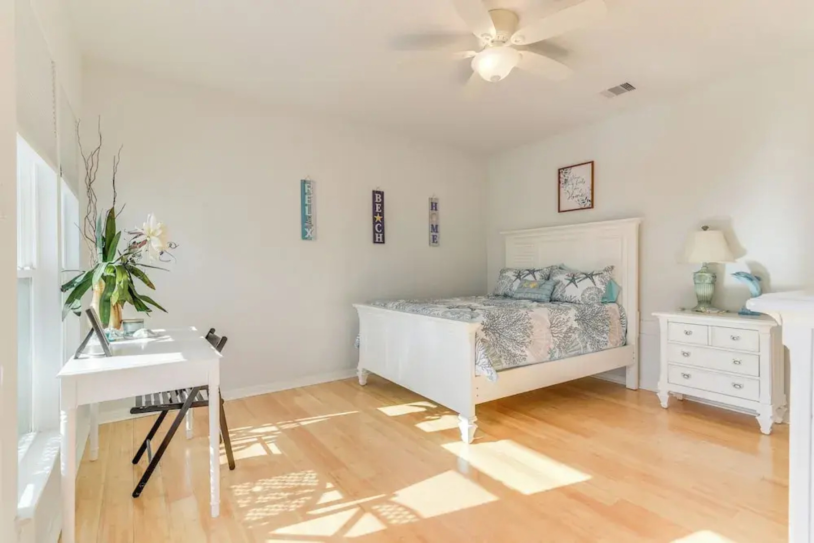 Seabrook Getaway w/ Balconies & Bay Views!