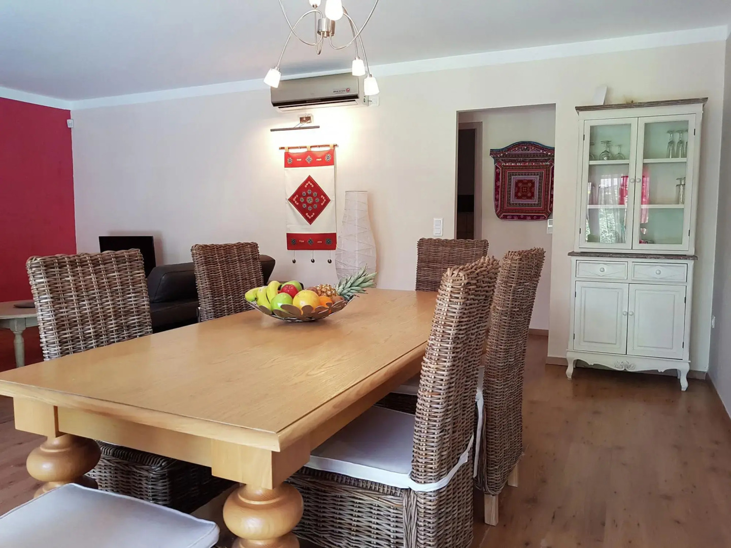 Beautiful Villa in the Vineyard Village of Tavel with Pool