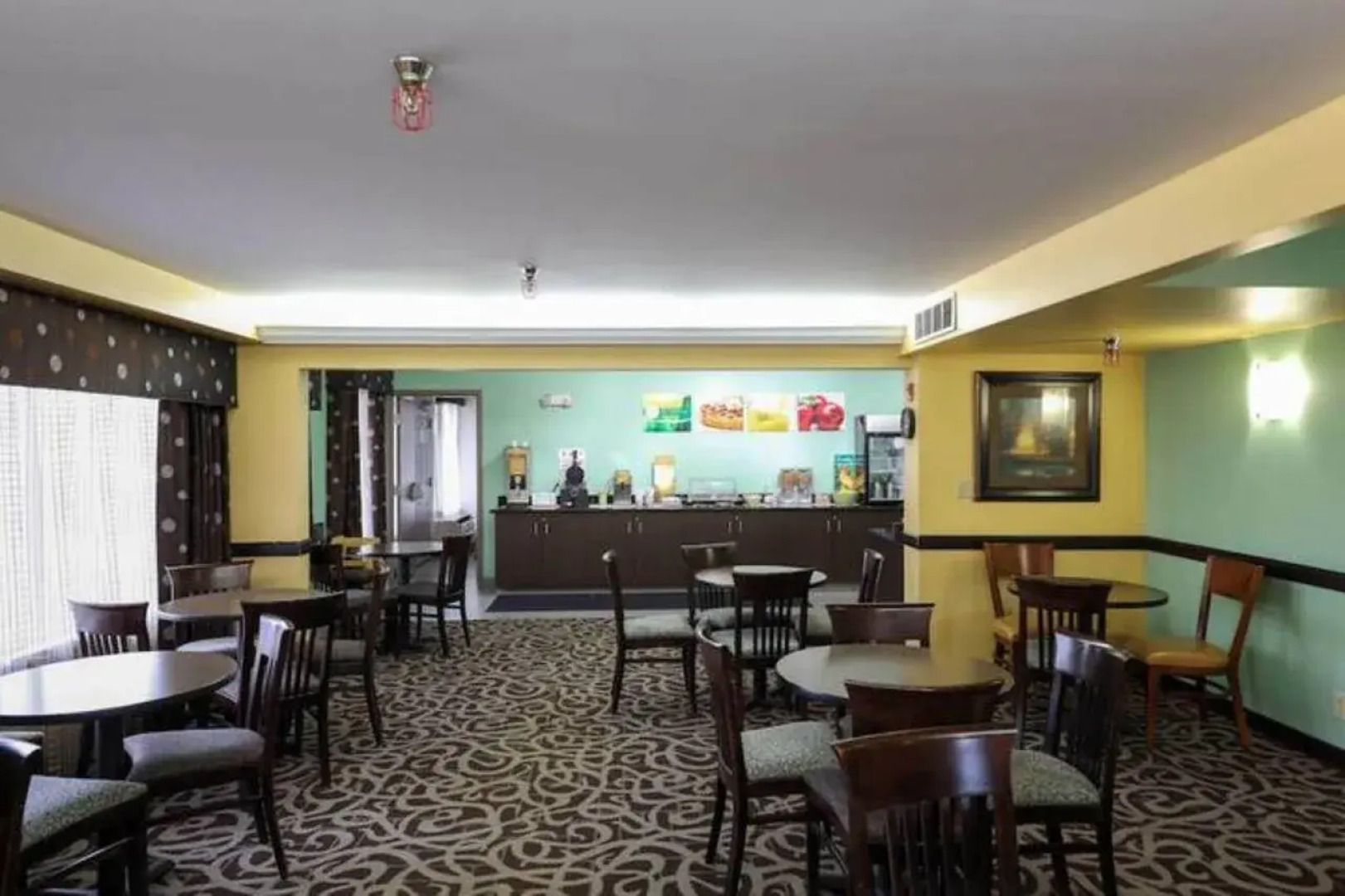 Copley Inn & Suites By OYO Akron OH