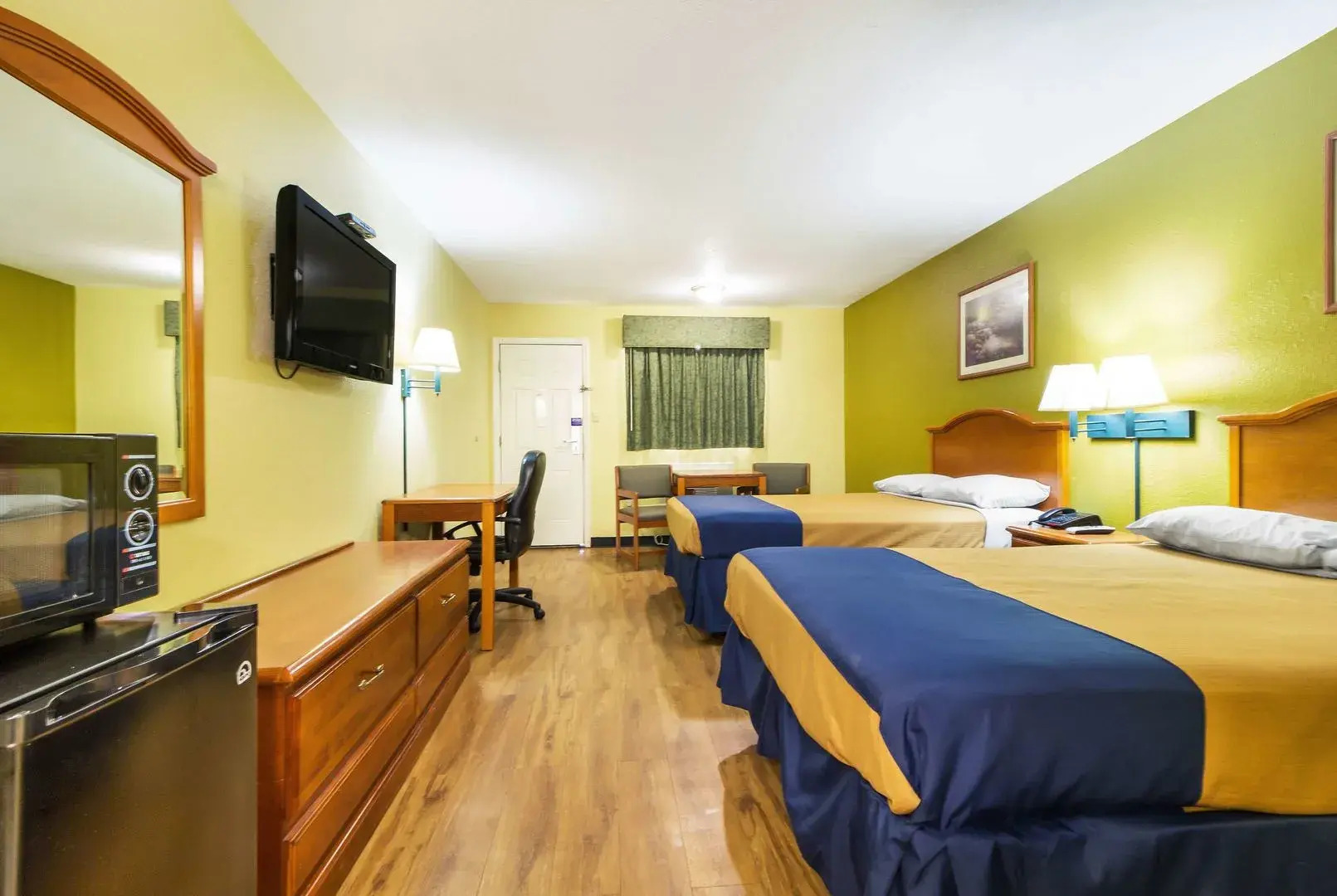 Scottish Inn & Suites