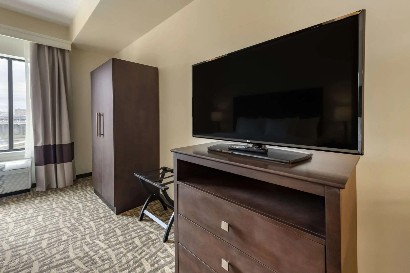 Comfort Inn & Suites Pittsburgh-Northshore