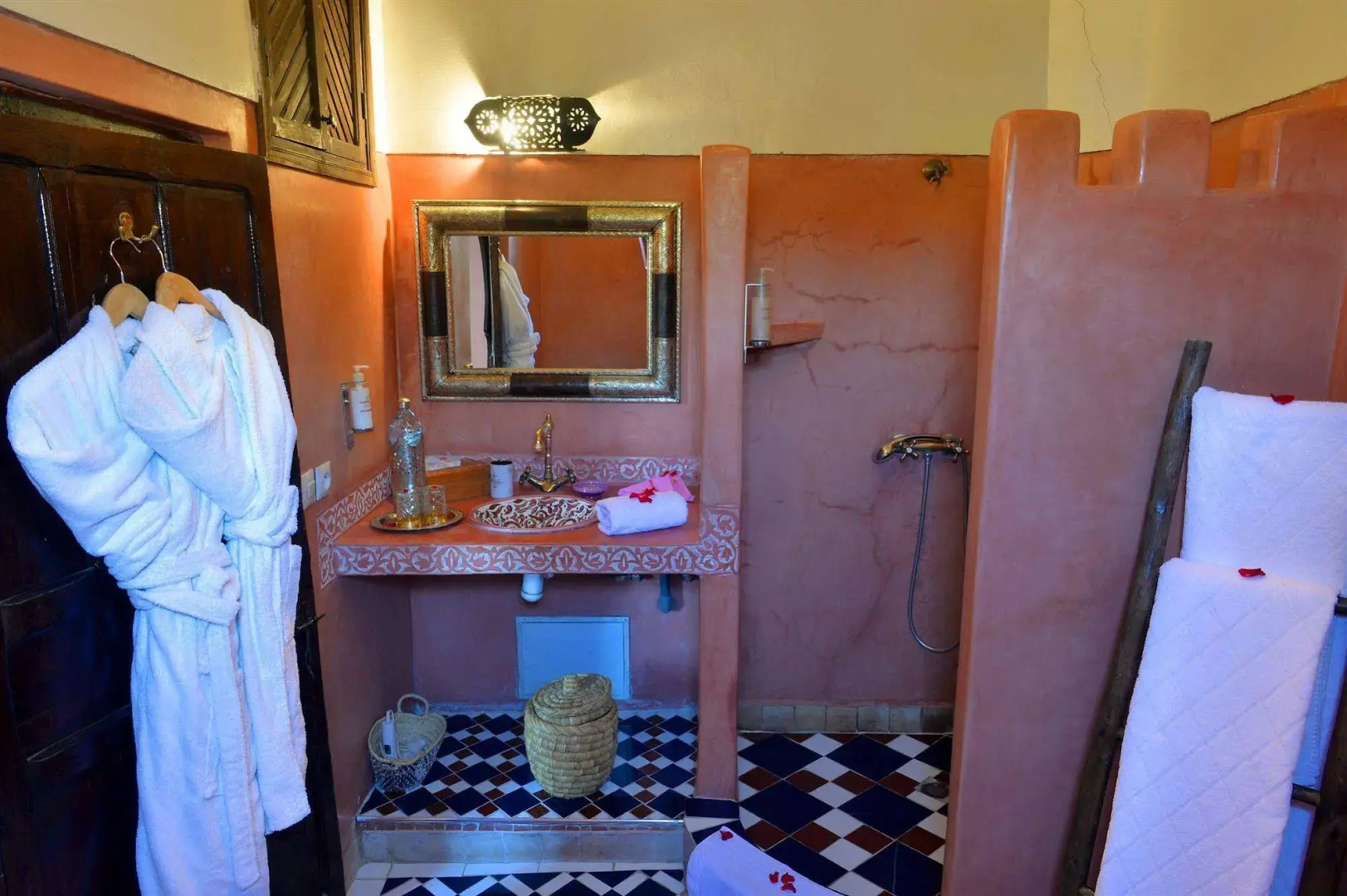 Riad La Porte Rouge By La Siredrah