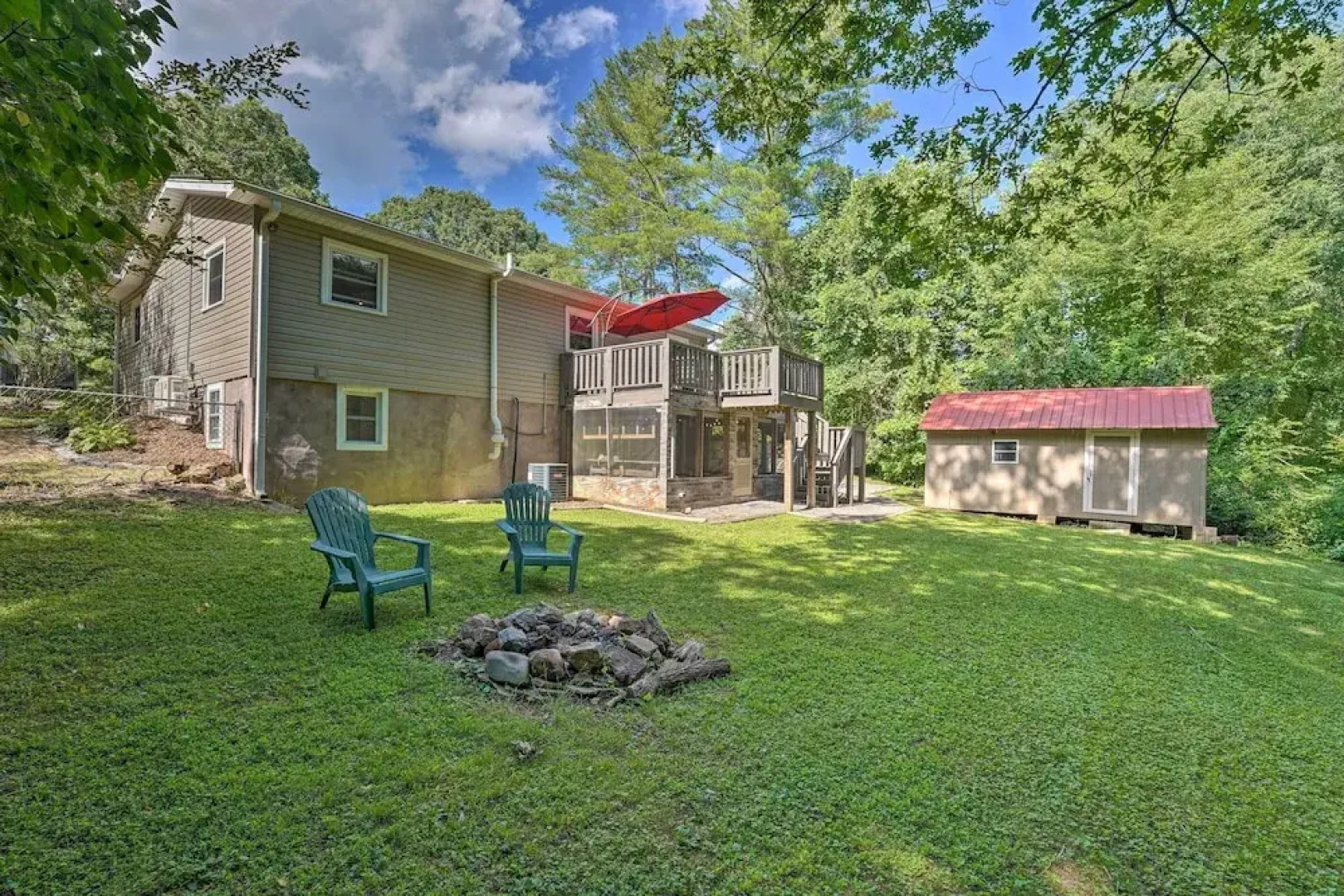 Black Mountain Retreat - Fire Pit & Near Kayaking!