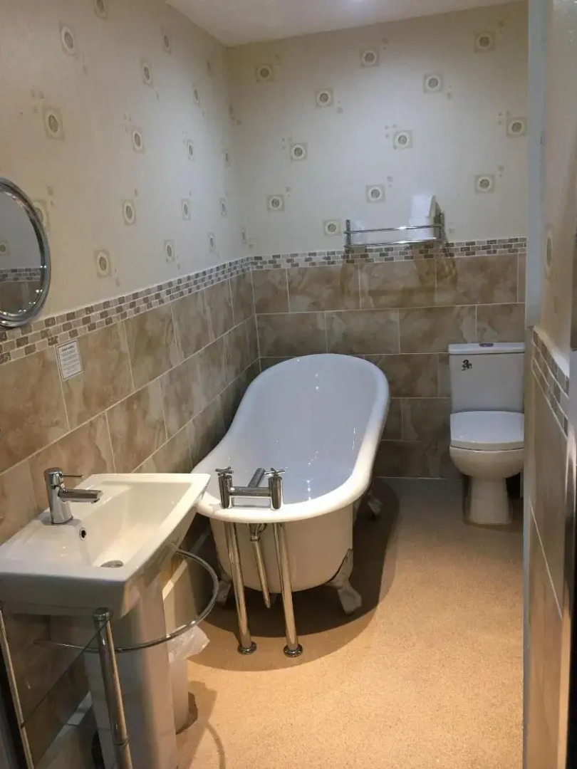 The Old Stone Trough Country Lodge & Inn