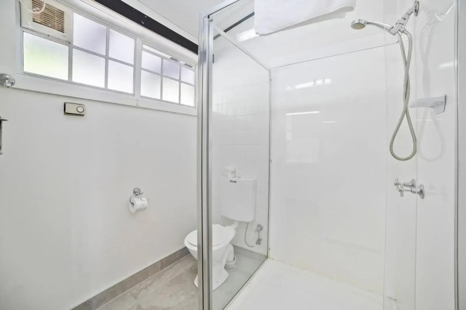 The Fox and Hounds Historic Hotel