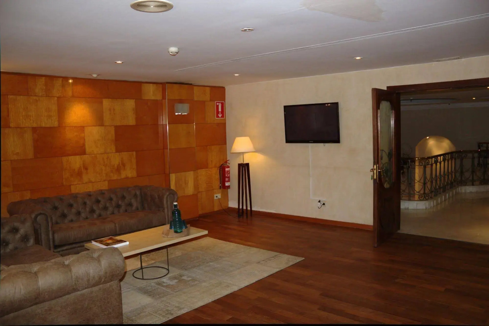 Chic & Basic Velvet Hotel