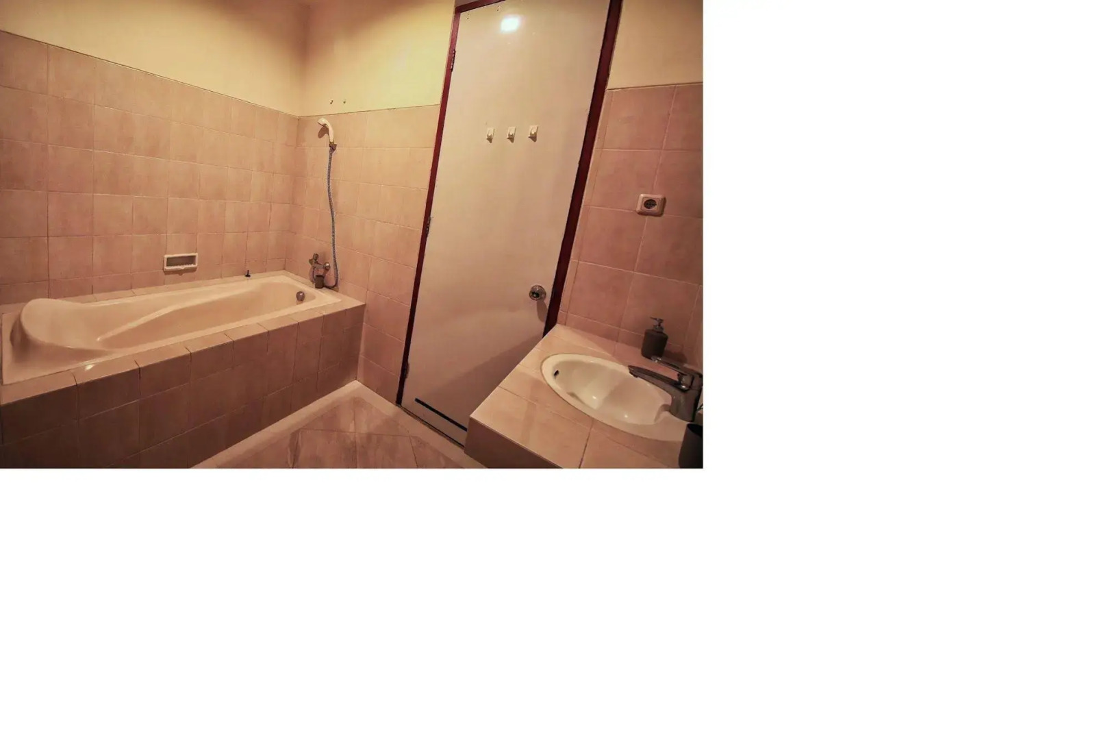 Villa Mawar Syariah, 3 BR, Nice View ke Bukit