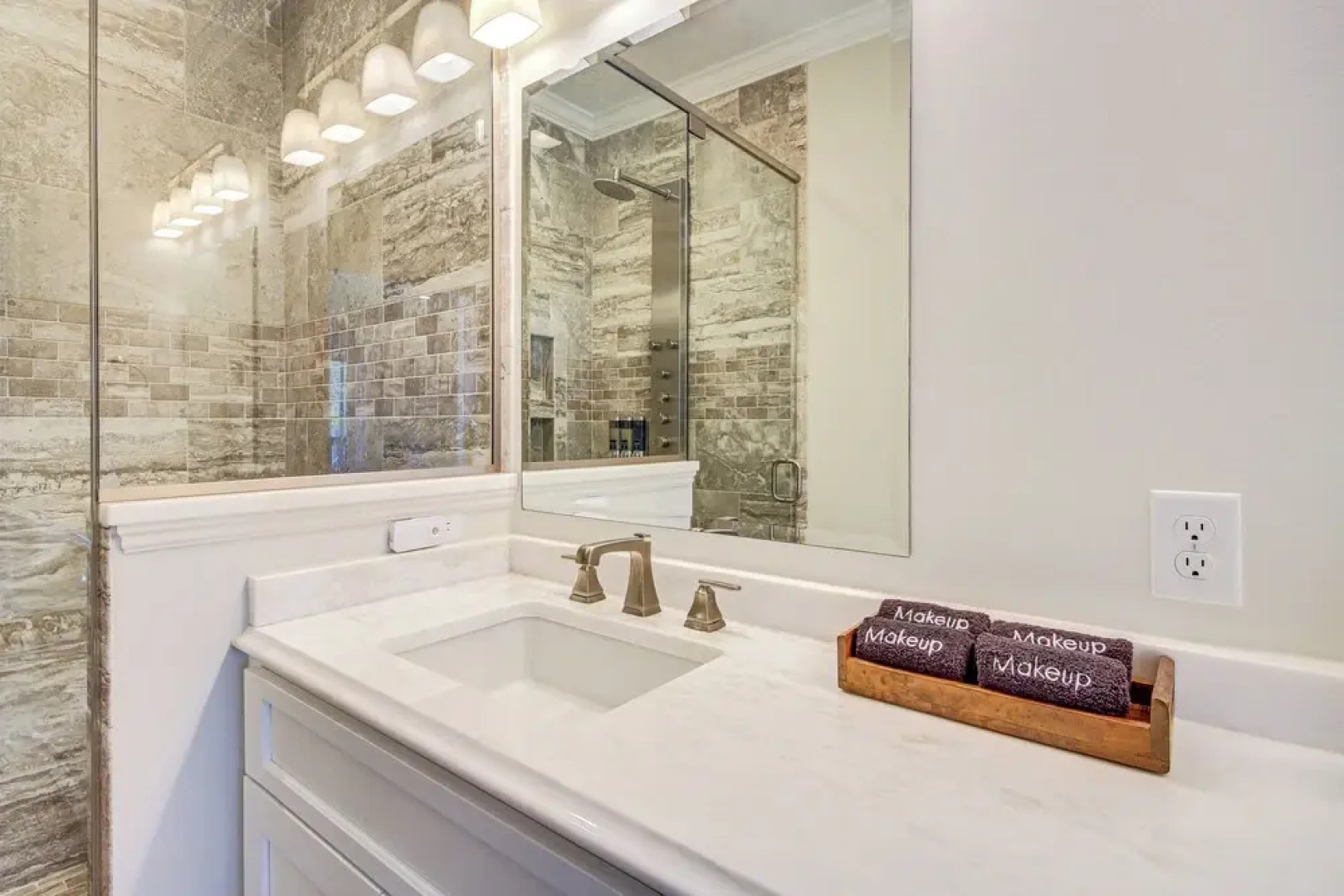 Walk to Beach: Oceanfront Home w/ Outdoor Kitchen