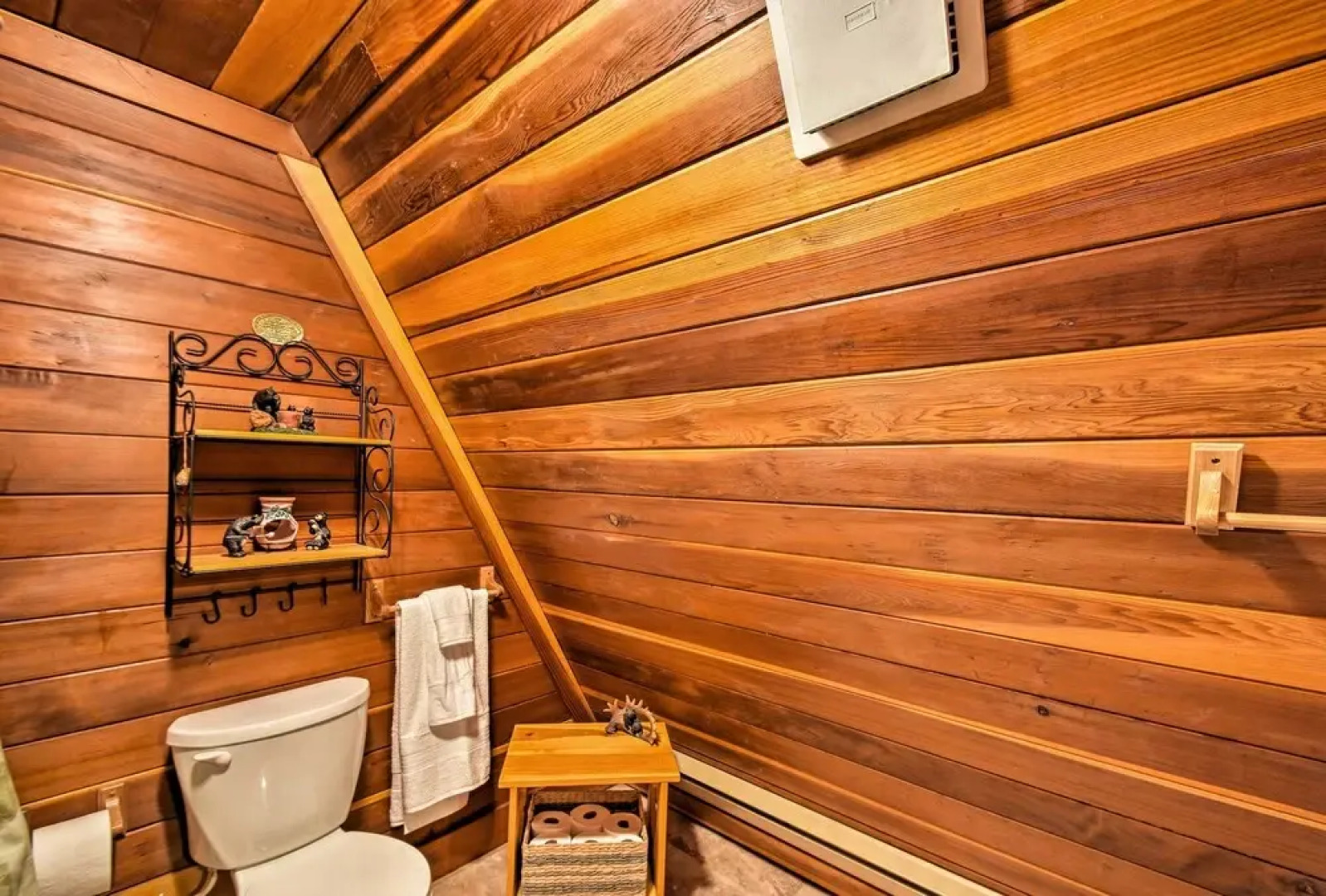 A-frame Cabin w/ Mtn Views: 4 Mi to Cripple Creek!