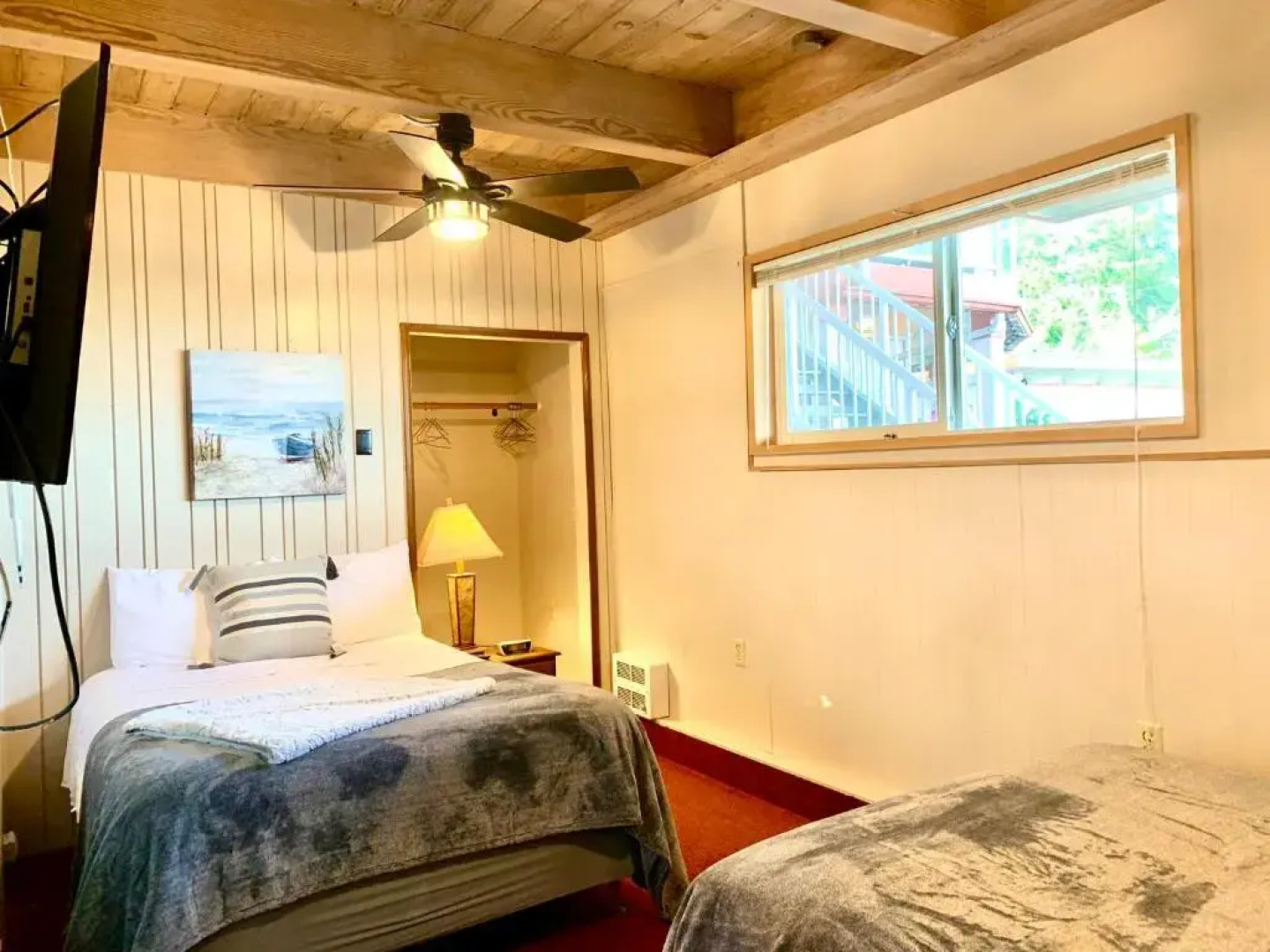 Breakers Boutique Inn