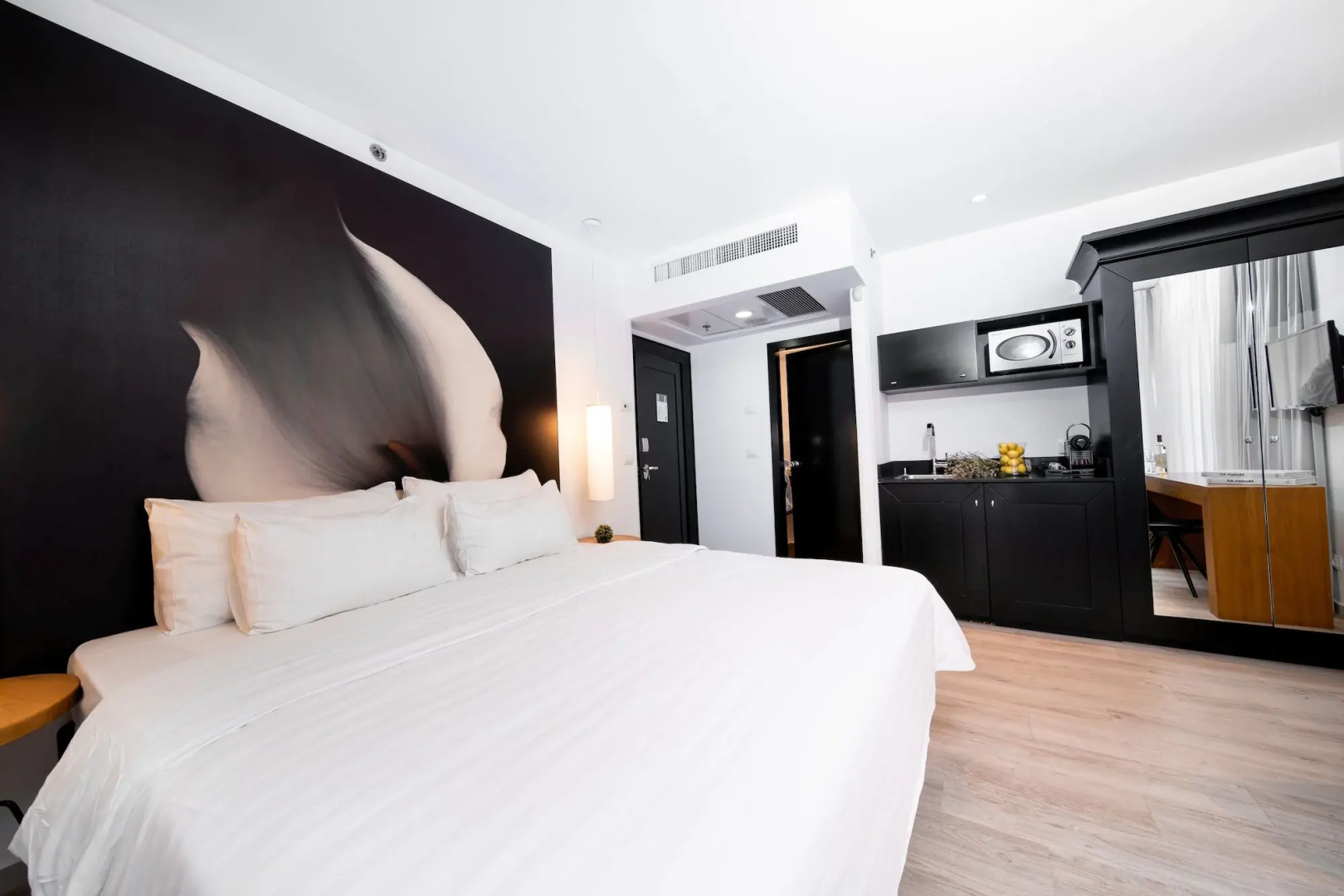 The Savoy Tel-Aviv, Sea Side