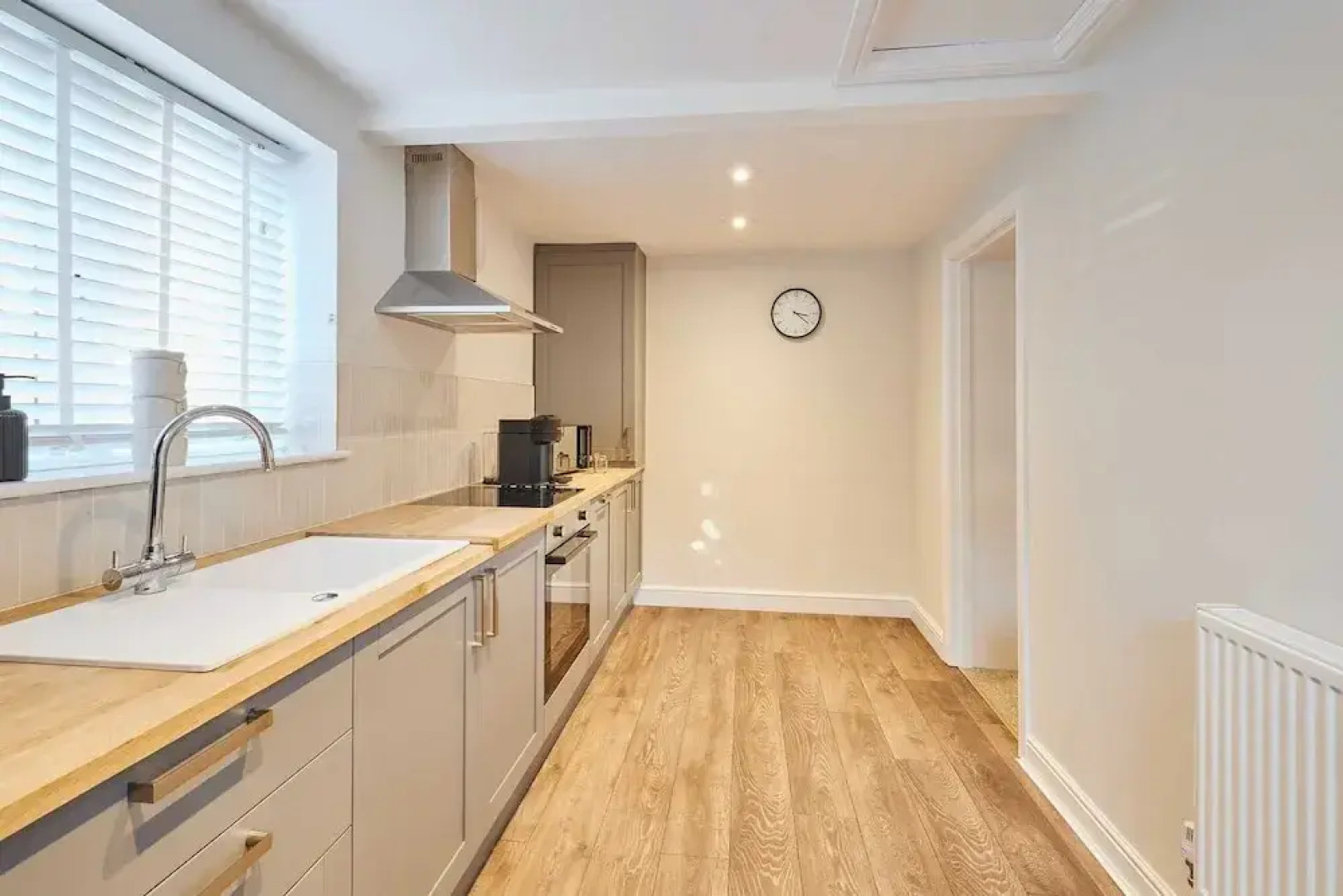 Host Stay Raven s Nest Suite