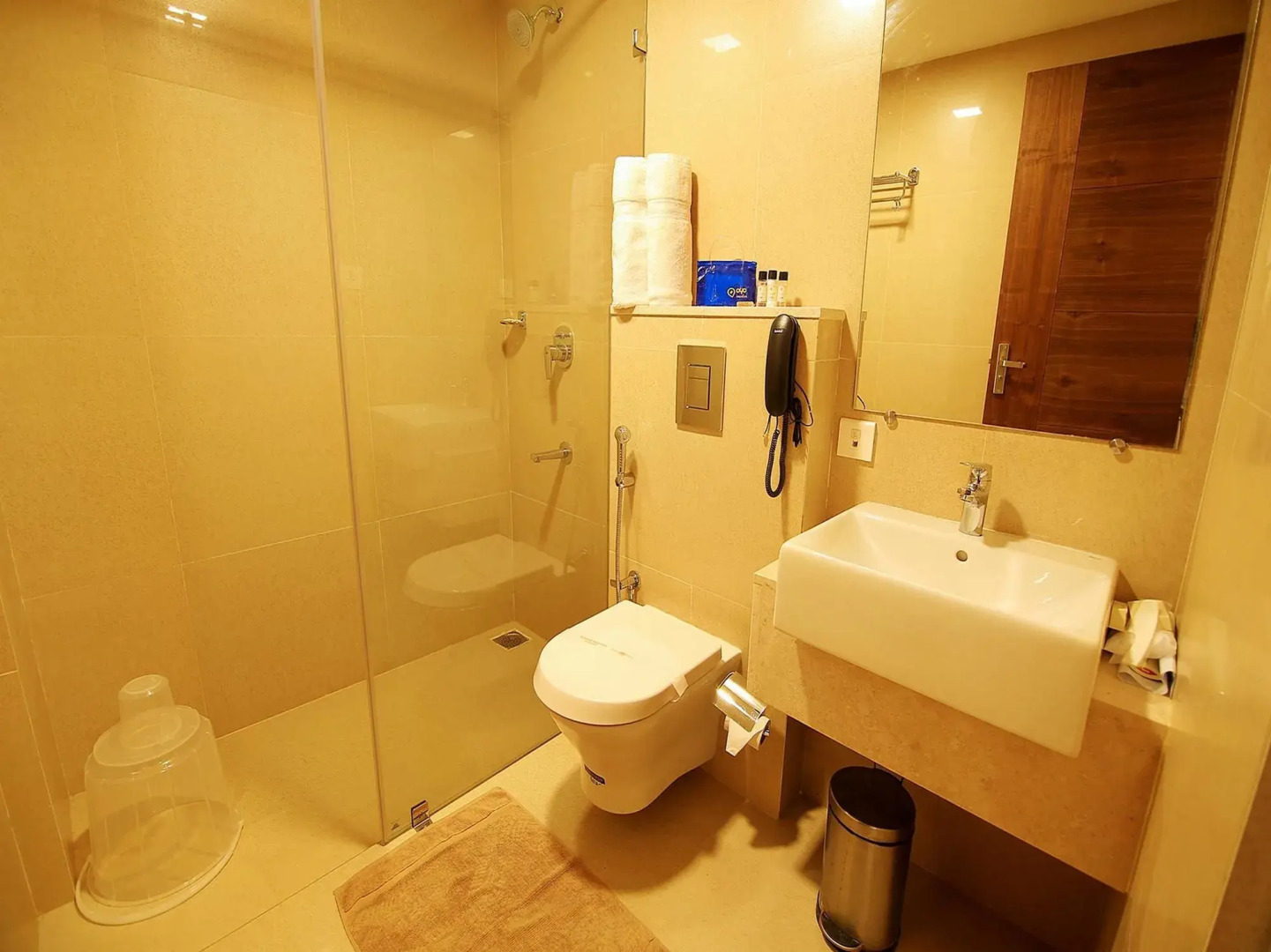 OYO 1975 Hotel Arcadia Regency