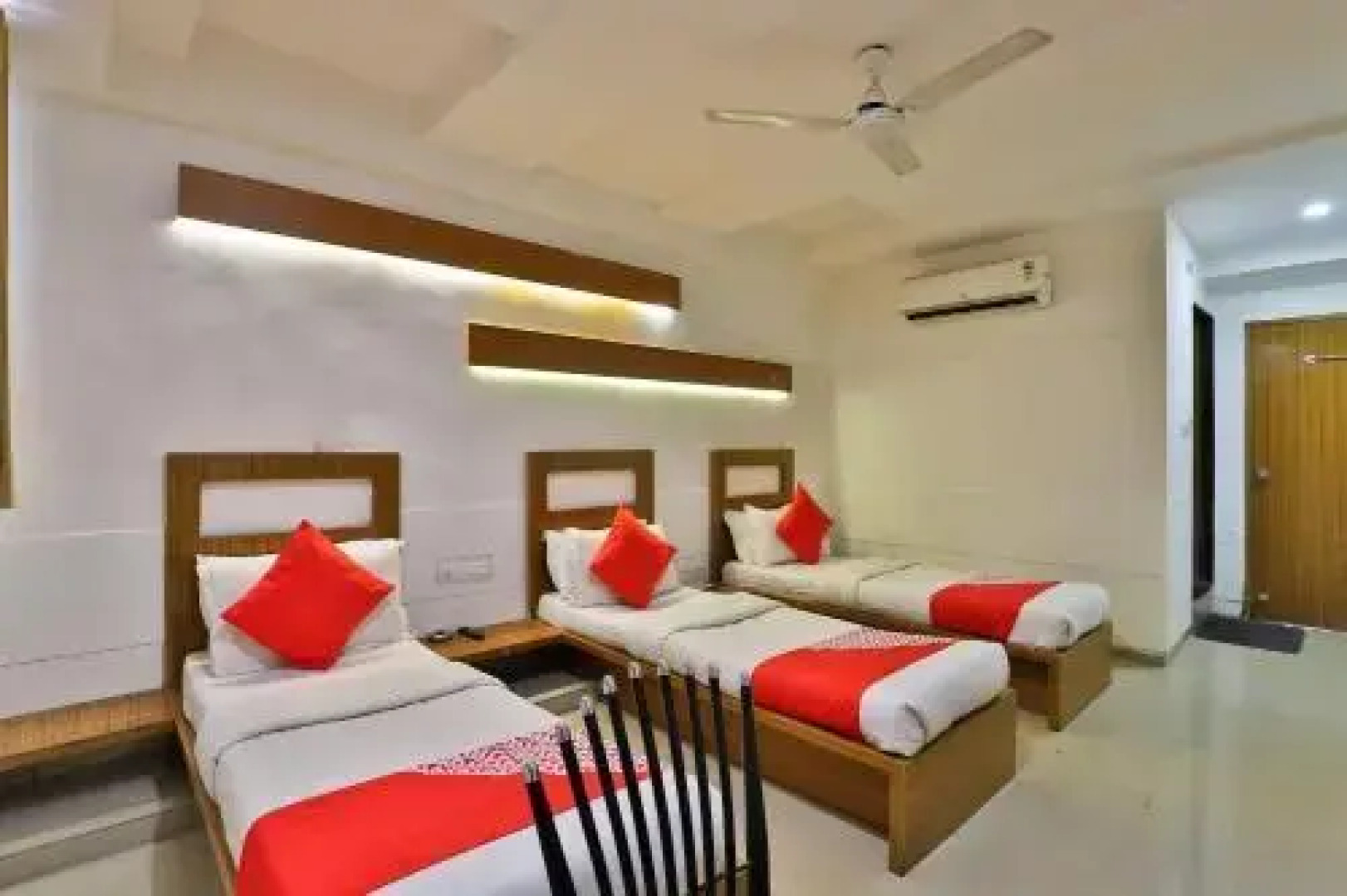 Hotel Midway Residency