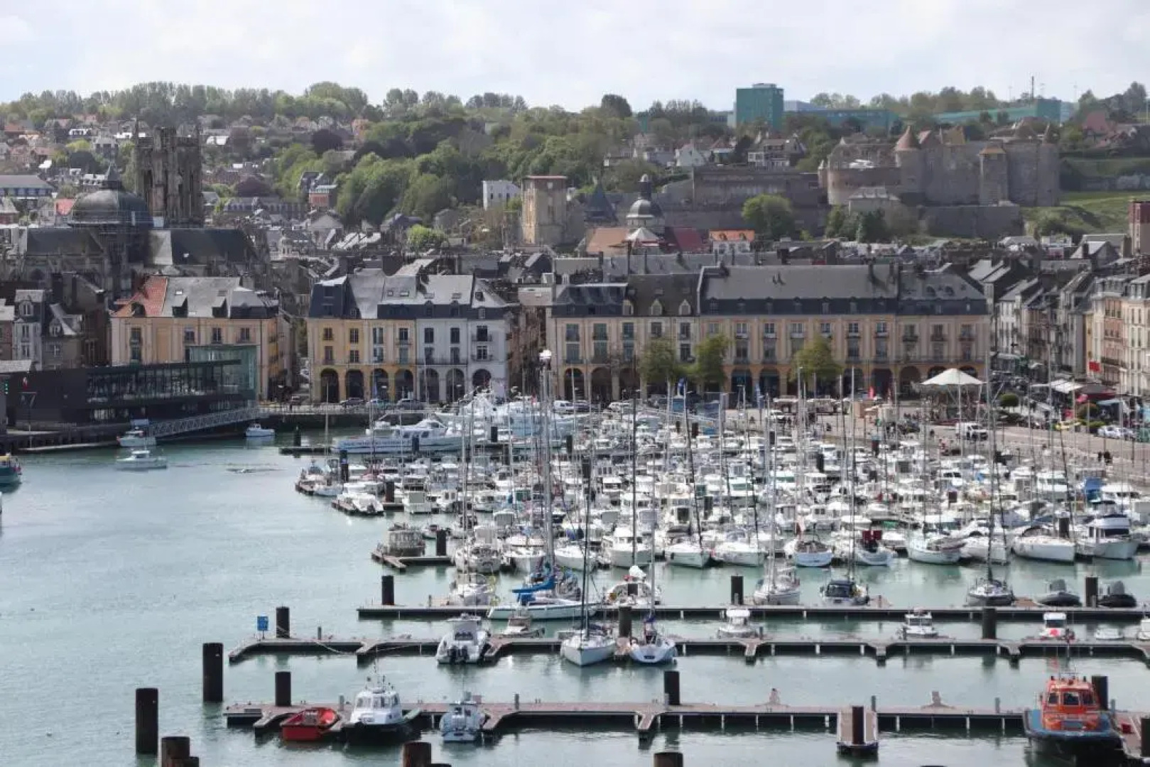 Suite Melody double balnéo, home-cinéma, terrasse à Dieppe