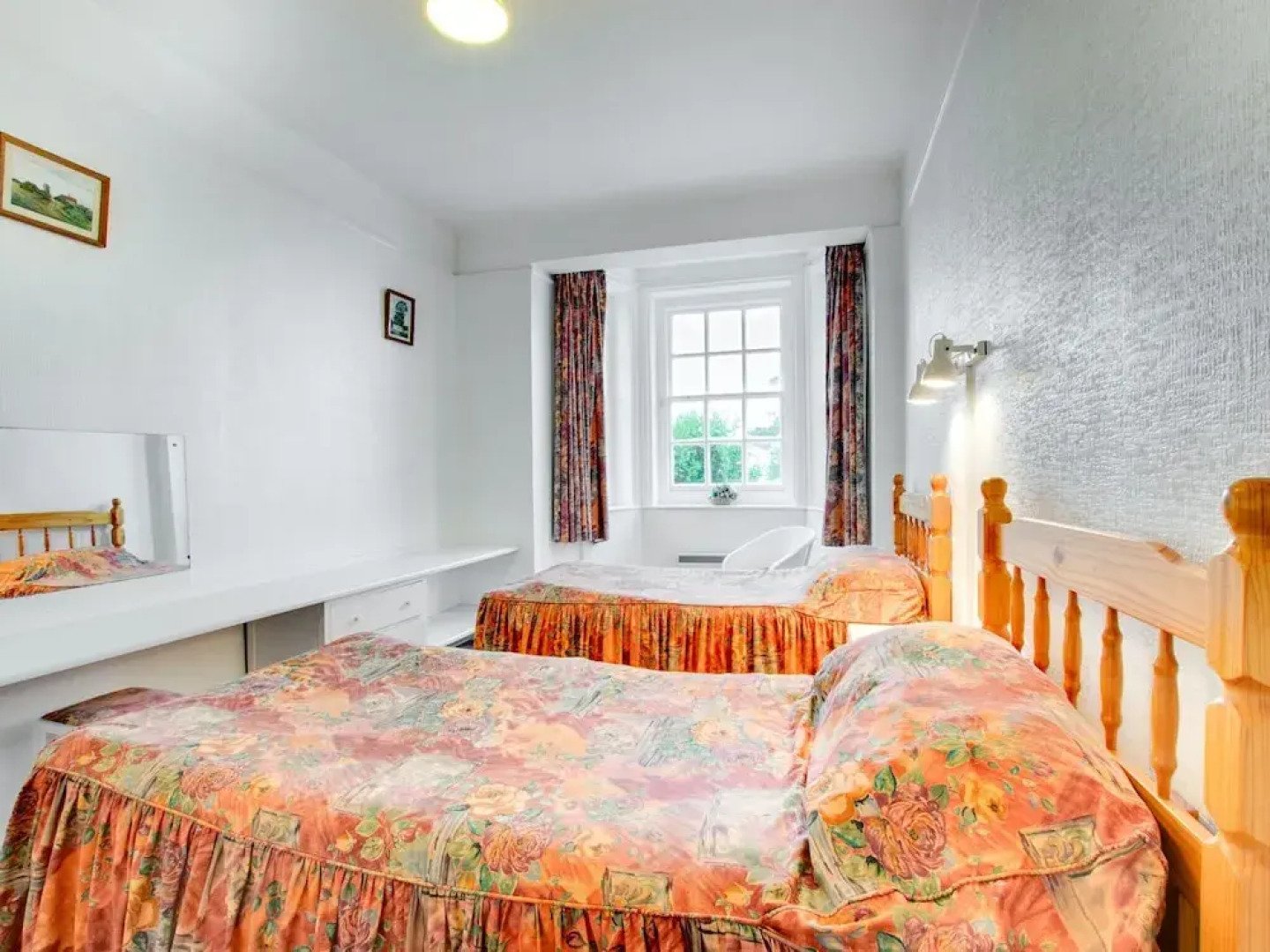 Modern Apartment in Tenby With Swimming Pool