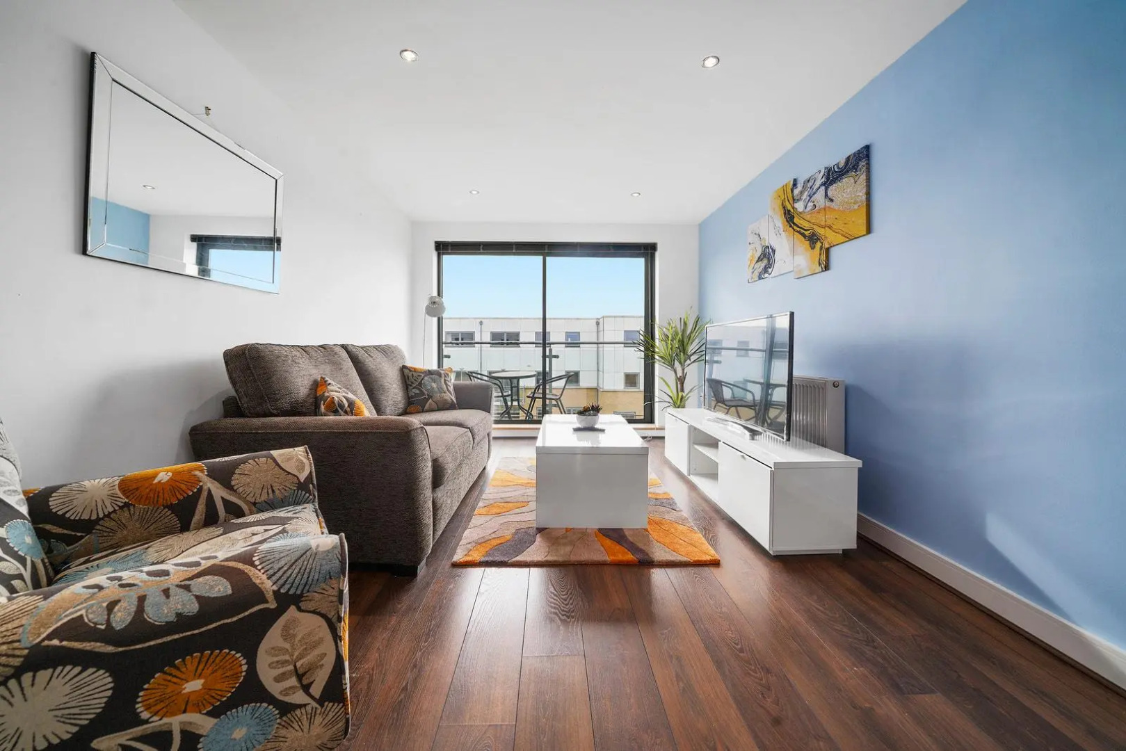 Cosy 2 bed apartment - perfect for groups