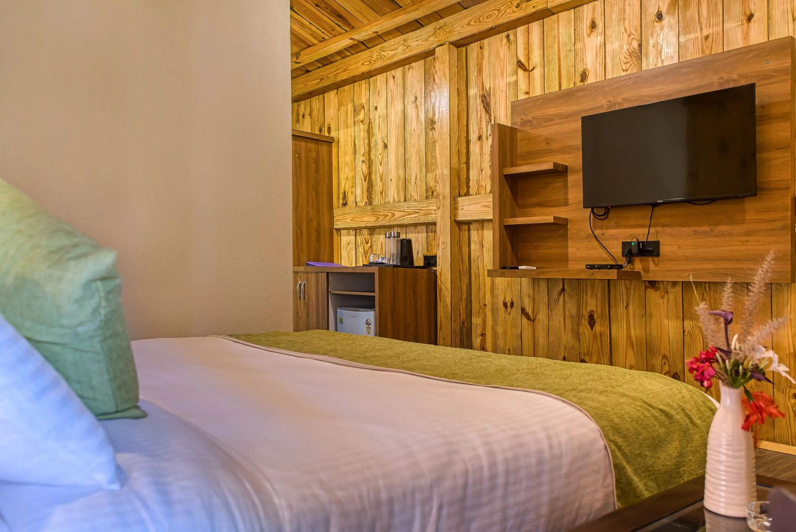 Pumpkin Hotel's Tusk N Woods