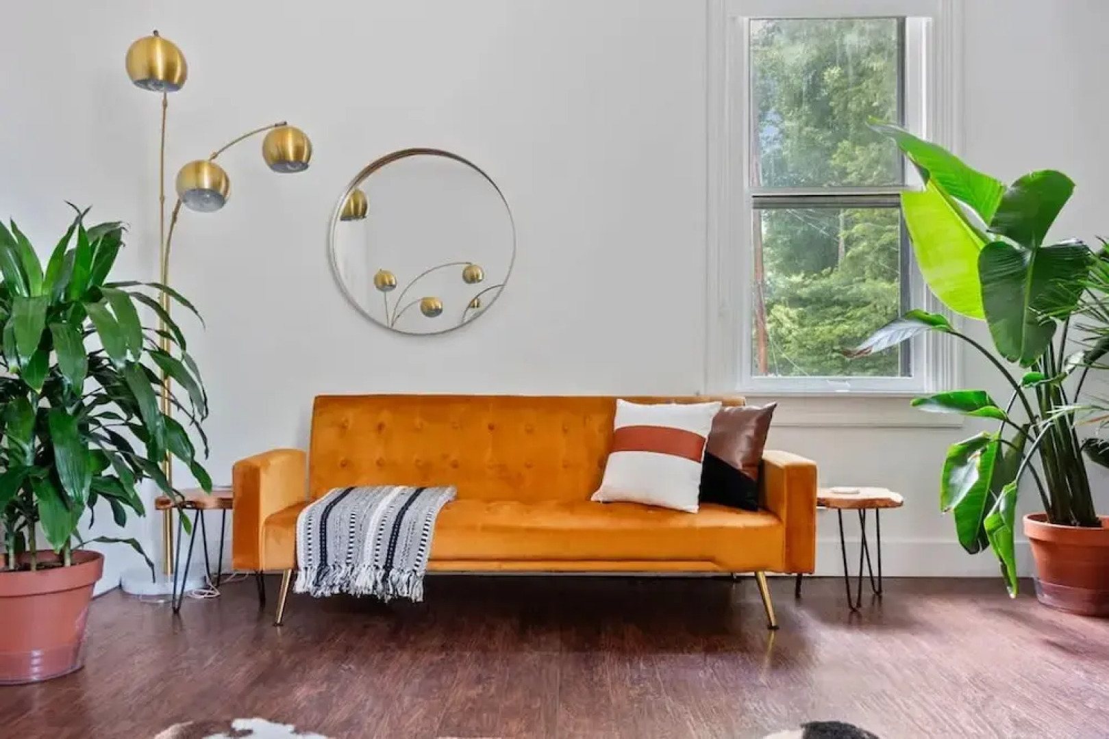 Prime Location Top Rated Clean Parking Free