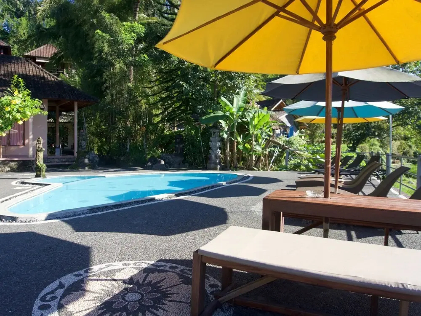 Tepi Sungai Guesthouse & Restaurant