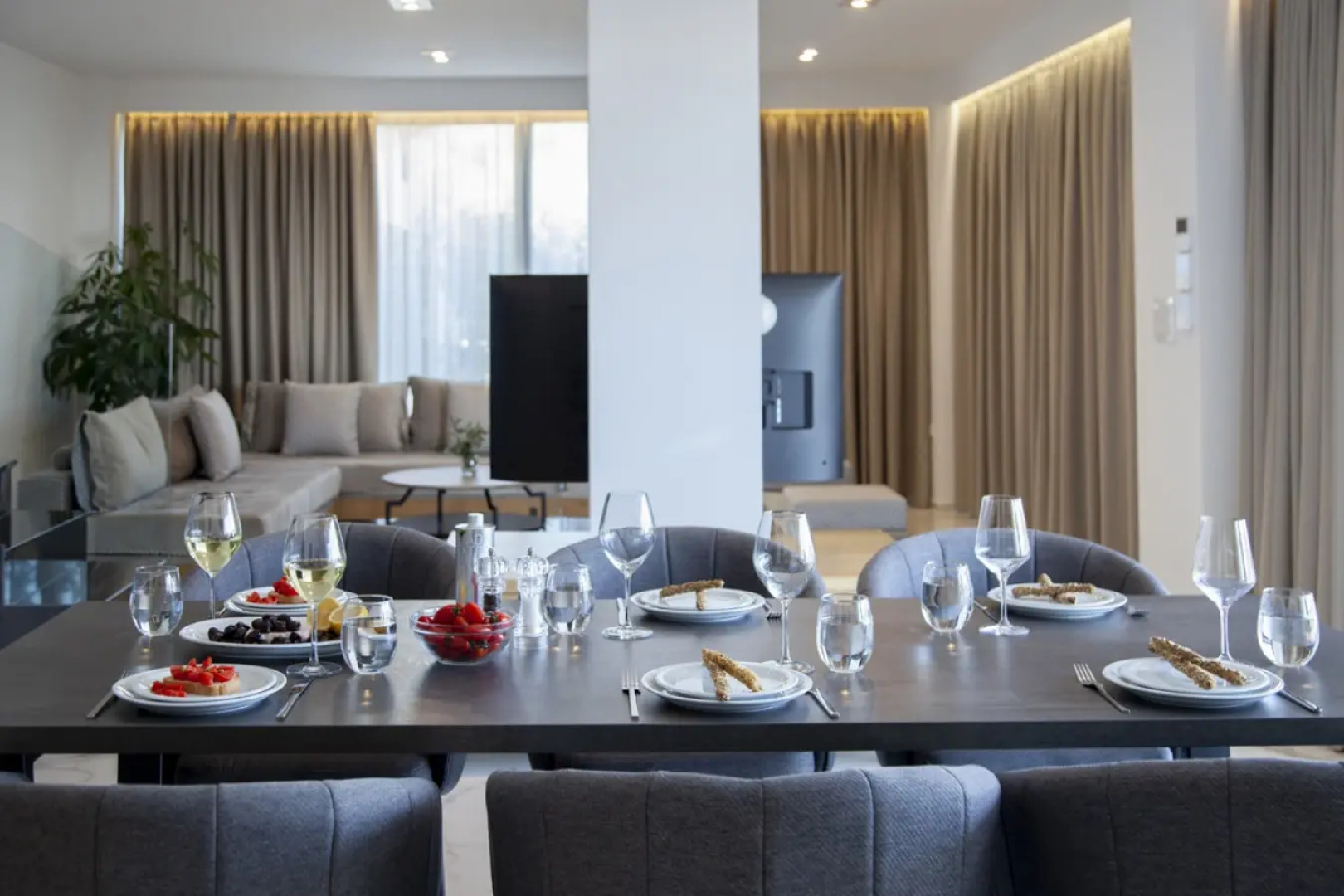 Zavia Pente in Syvota