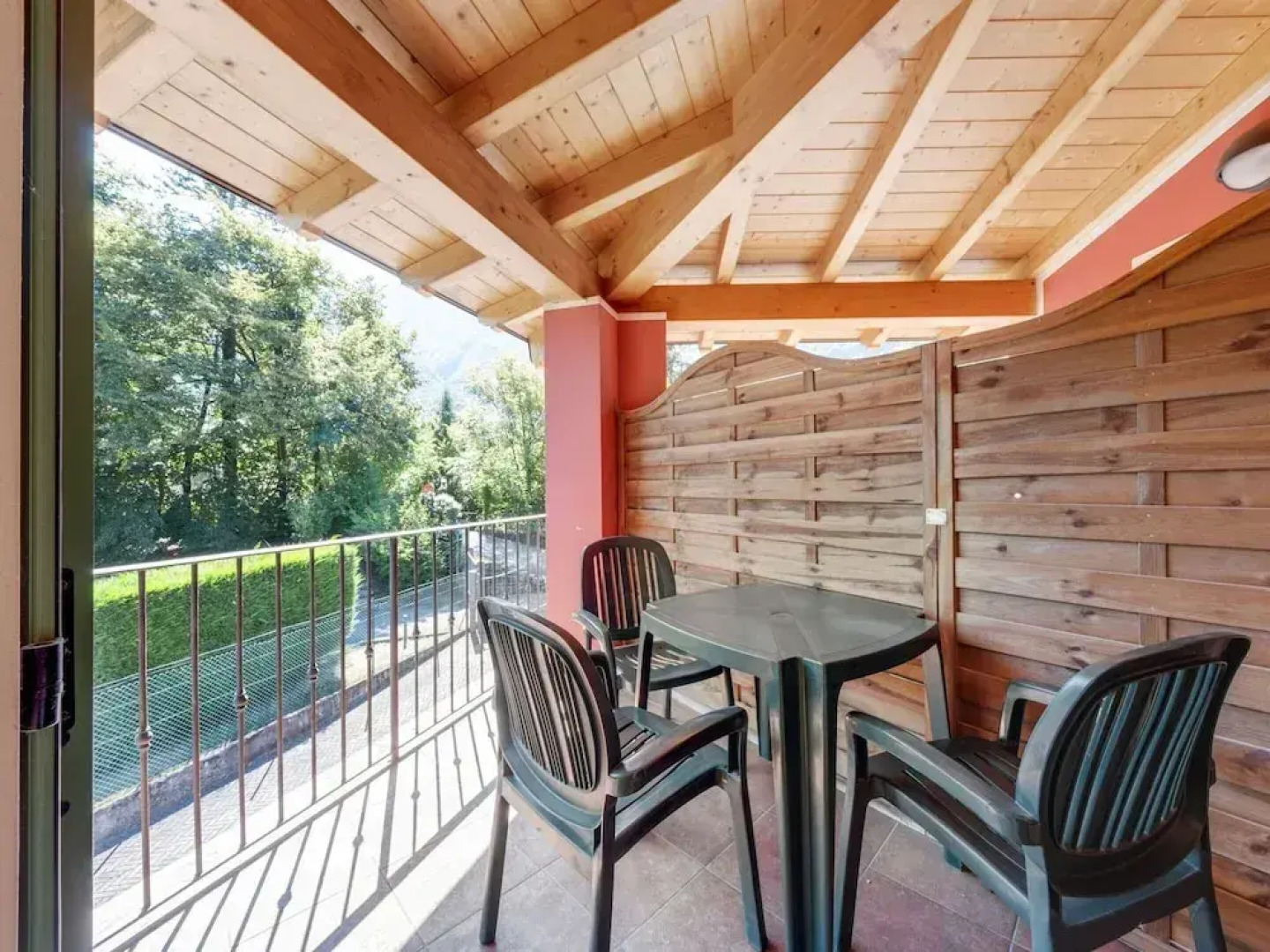 Apartment on Lake Idro With Pool