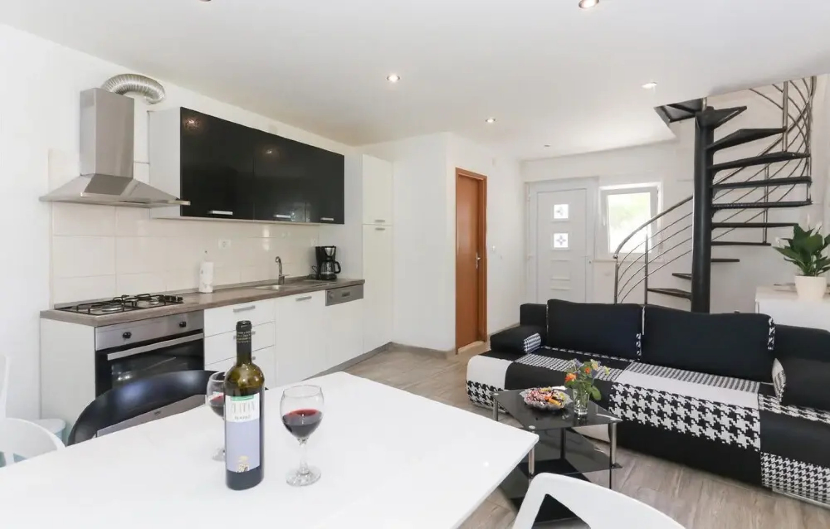 Nice Home in Solin With Wifi and 2 Bedrooms