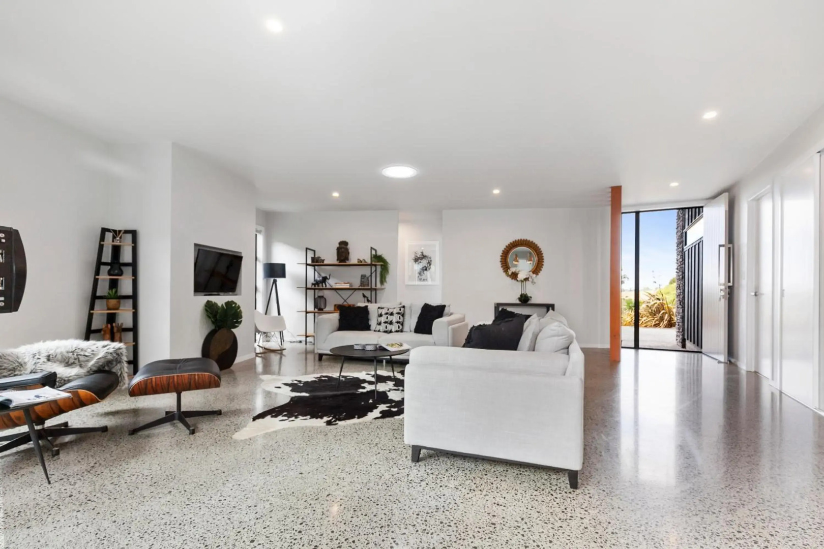 Stylish Villa Escape - Matakana Holiday Home