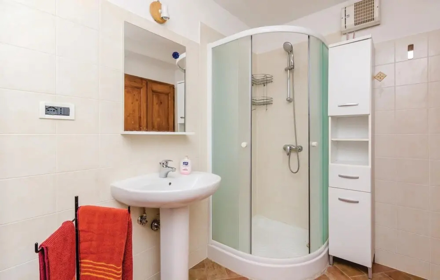 Awesome Home in Kuna Peljeska With Wifi and 4 Bedrooms