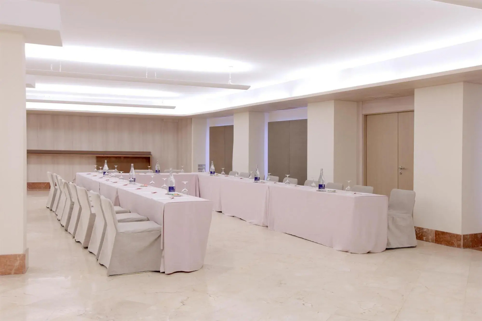 Отель NH Collection Cáceres Palacio de Oquendo