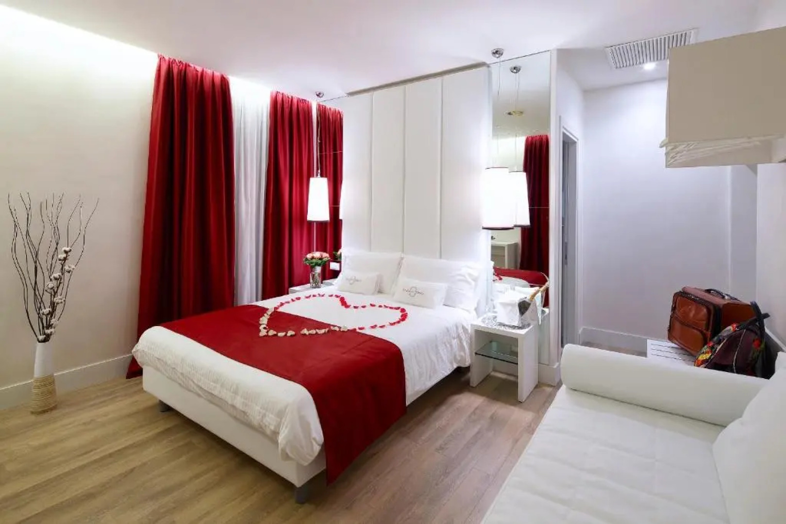 Tullia e Prisca Relais