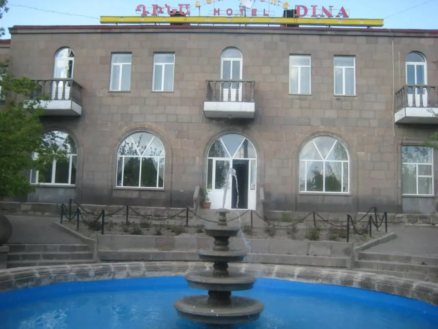 Hotel Dina