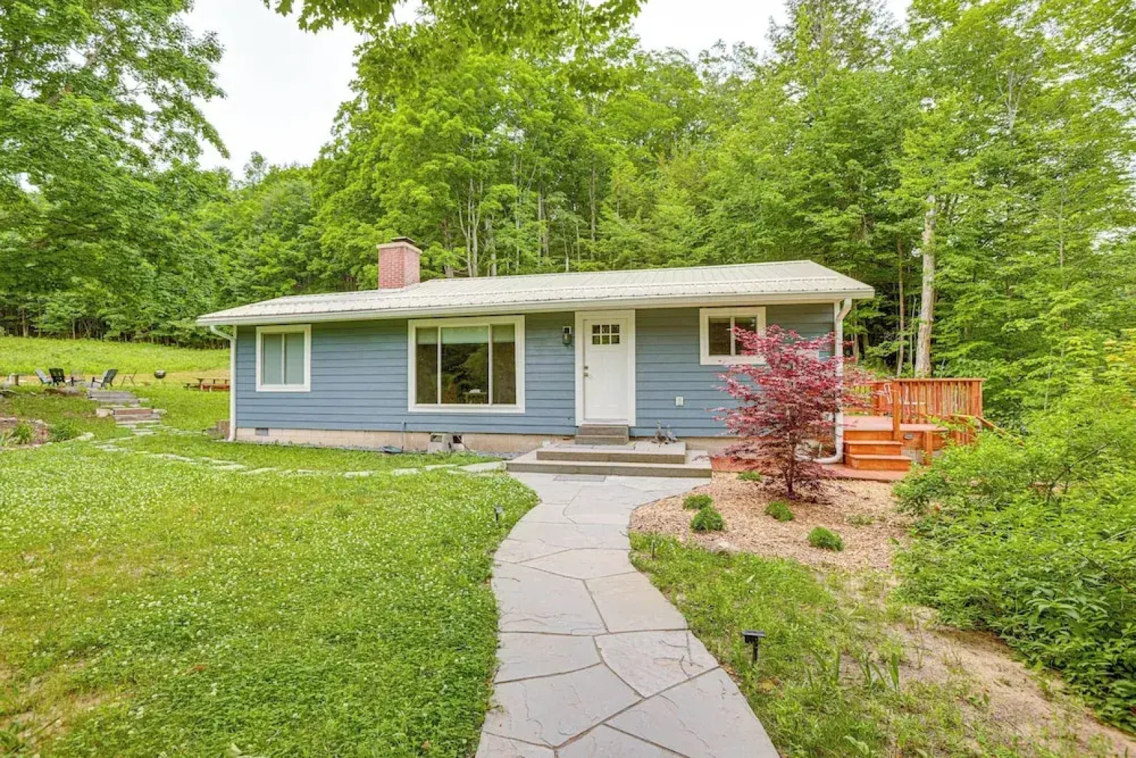 Secluded Suttons Bay Retreat w/ Fire Pit!