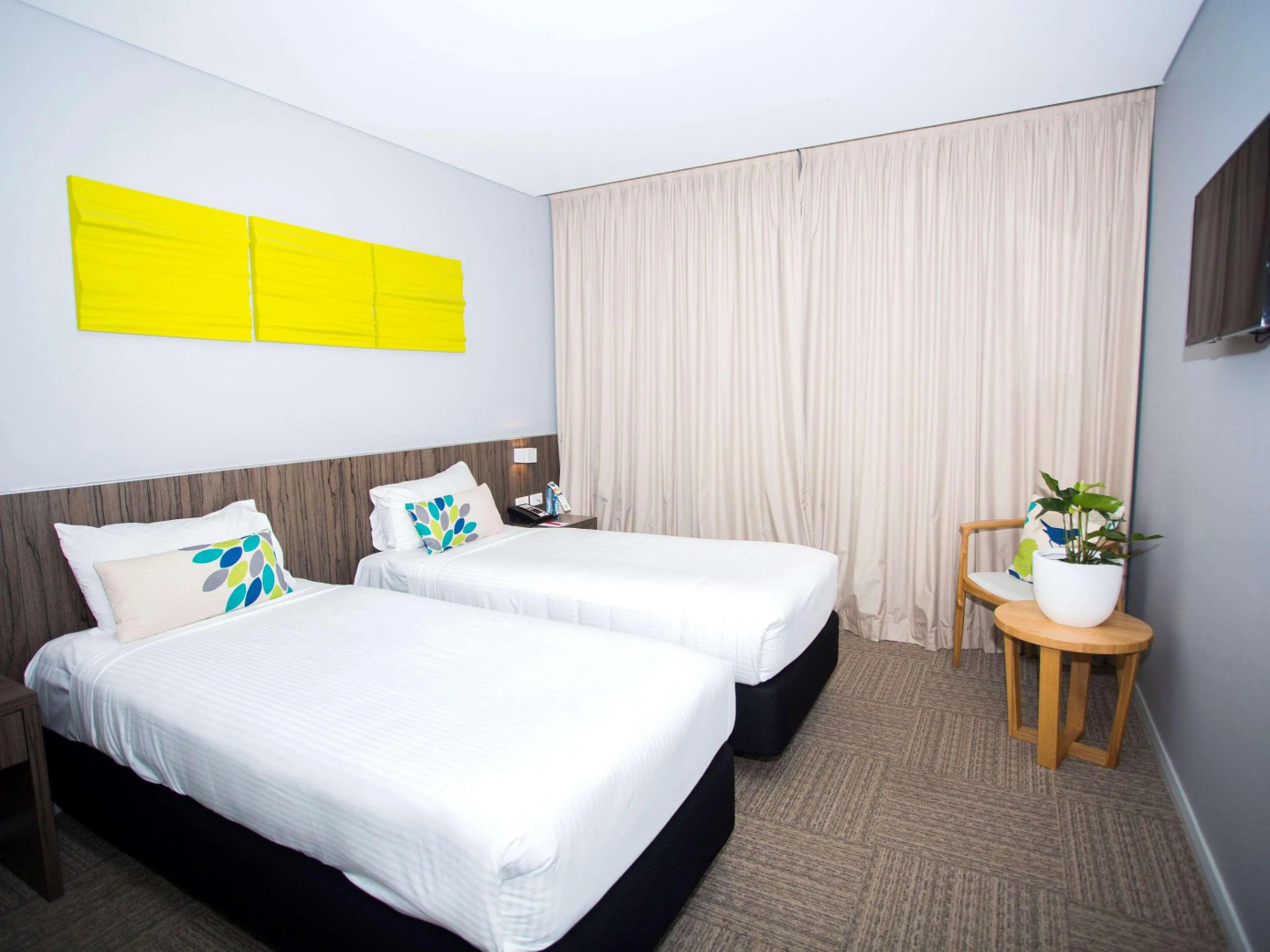 ibis Styles The Entrance