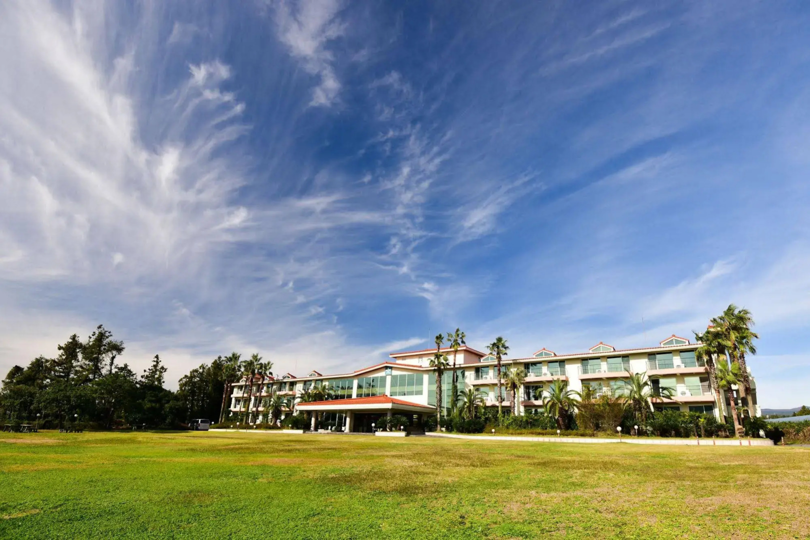 Lake Hills Jeju Resort (Ex. Lake Hills Golftel Je