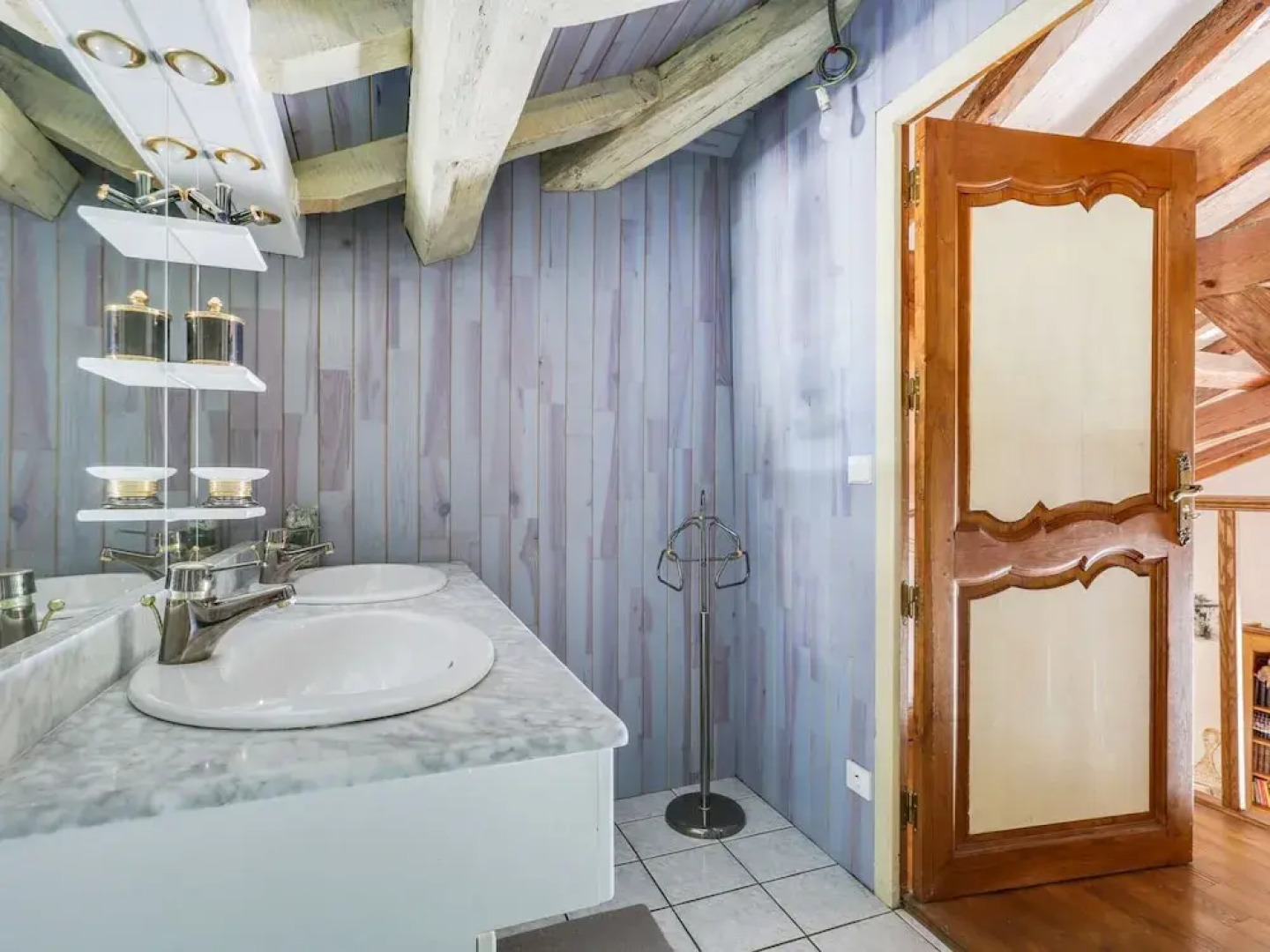 Holiday Home in Laluque with Terrace, Garden And Barbecue