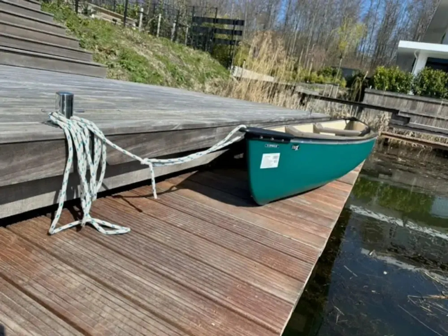 Lakeside Home With a Jetty